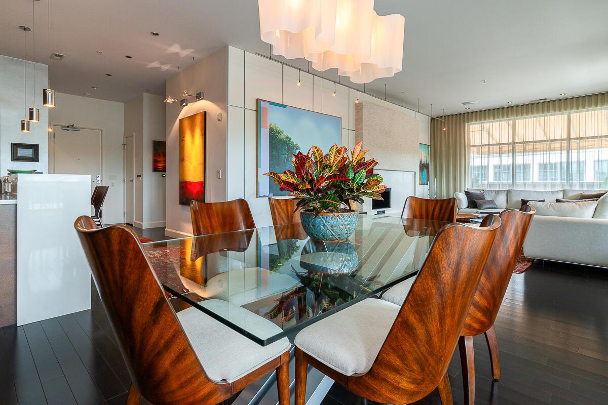 845 N High Street, 504