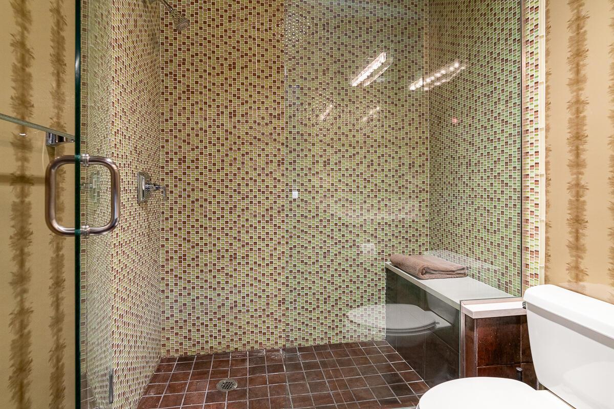 845 N High Street, 504