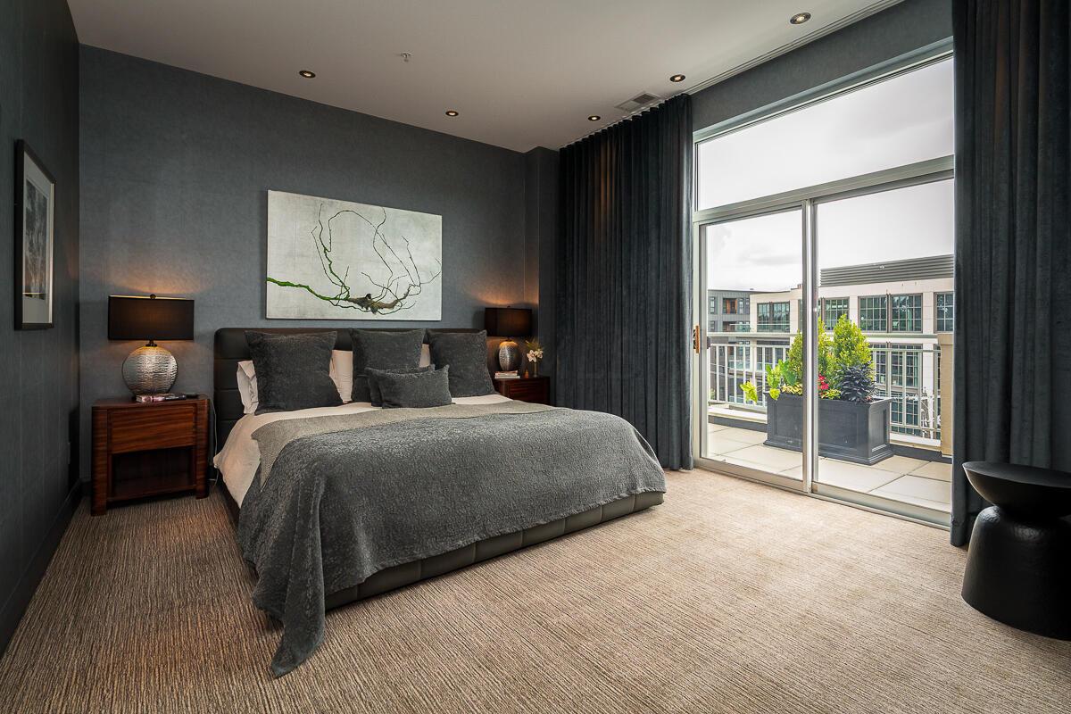 845 N High Street, 504