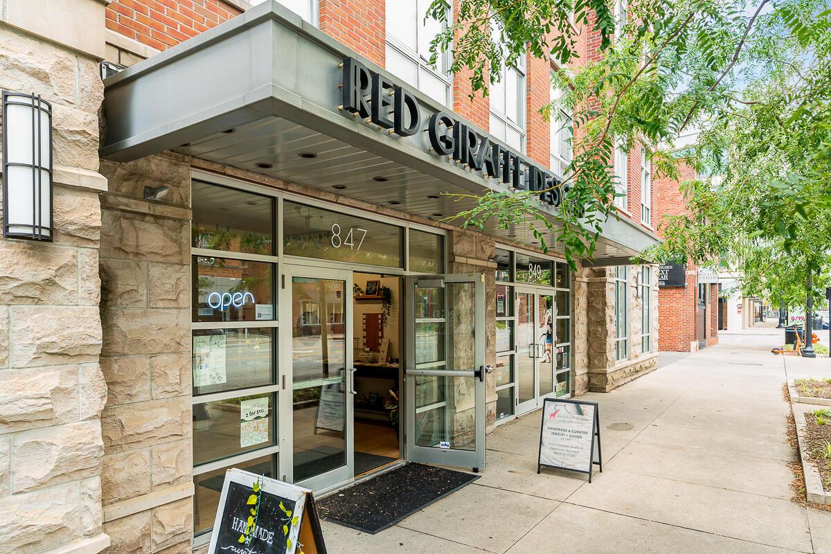 845 N High Street, 504