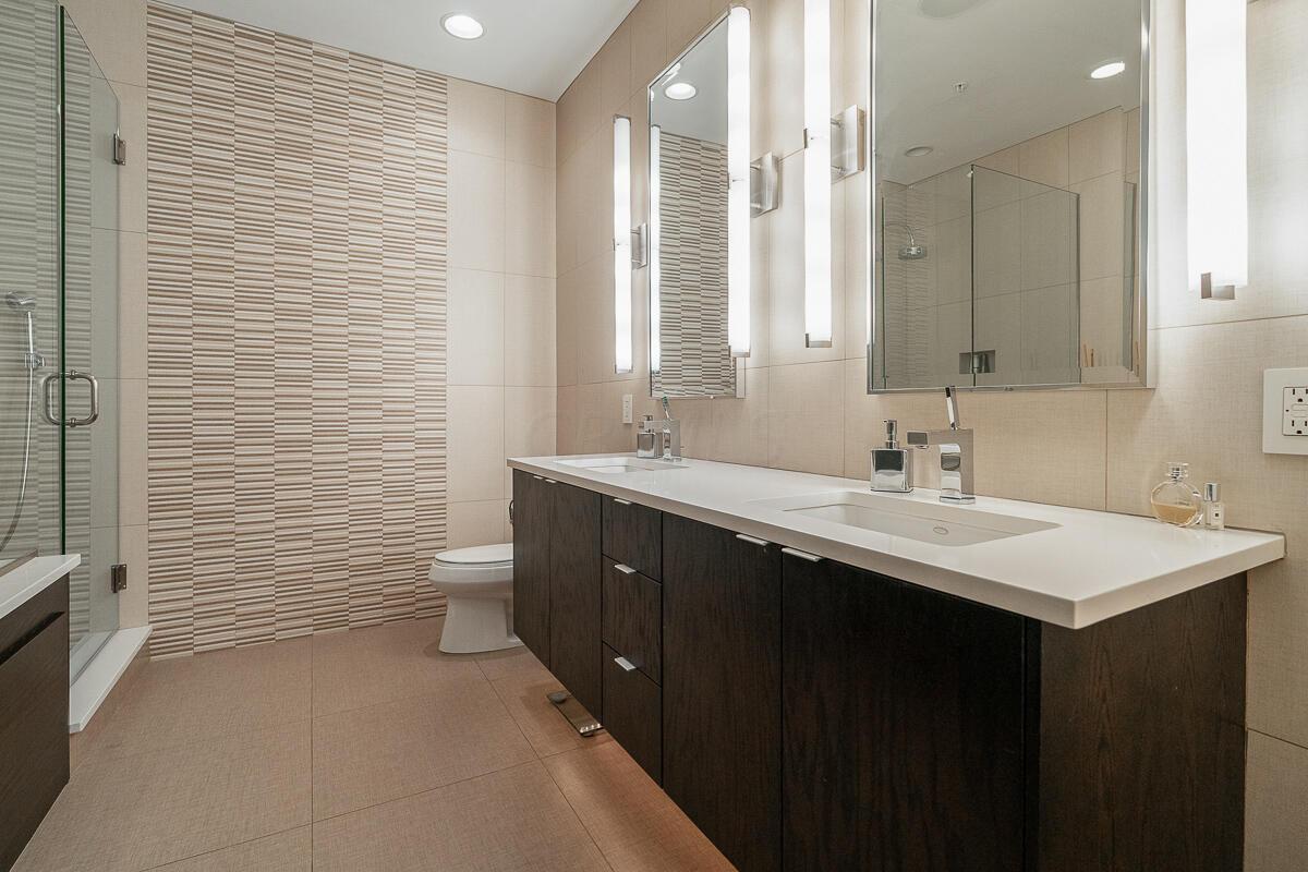 845 N High Street, 504