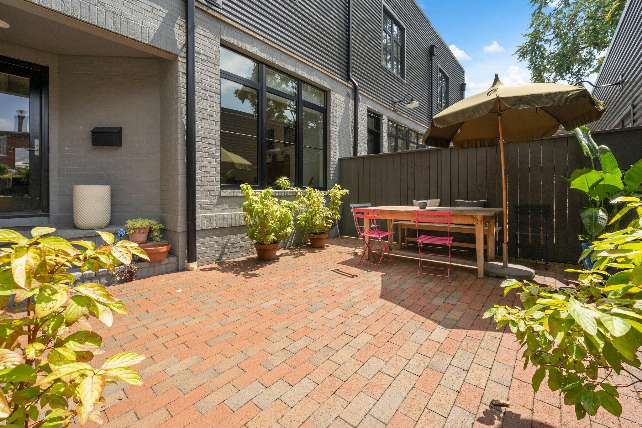 21 E Frankfort Street