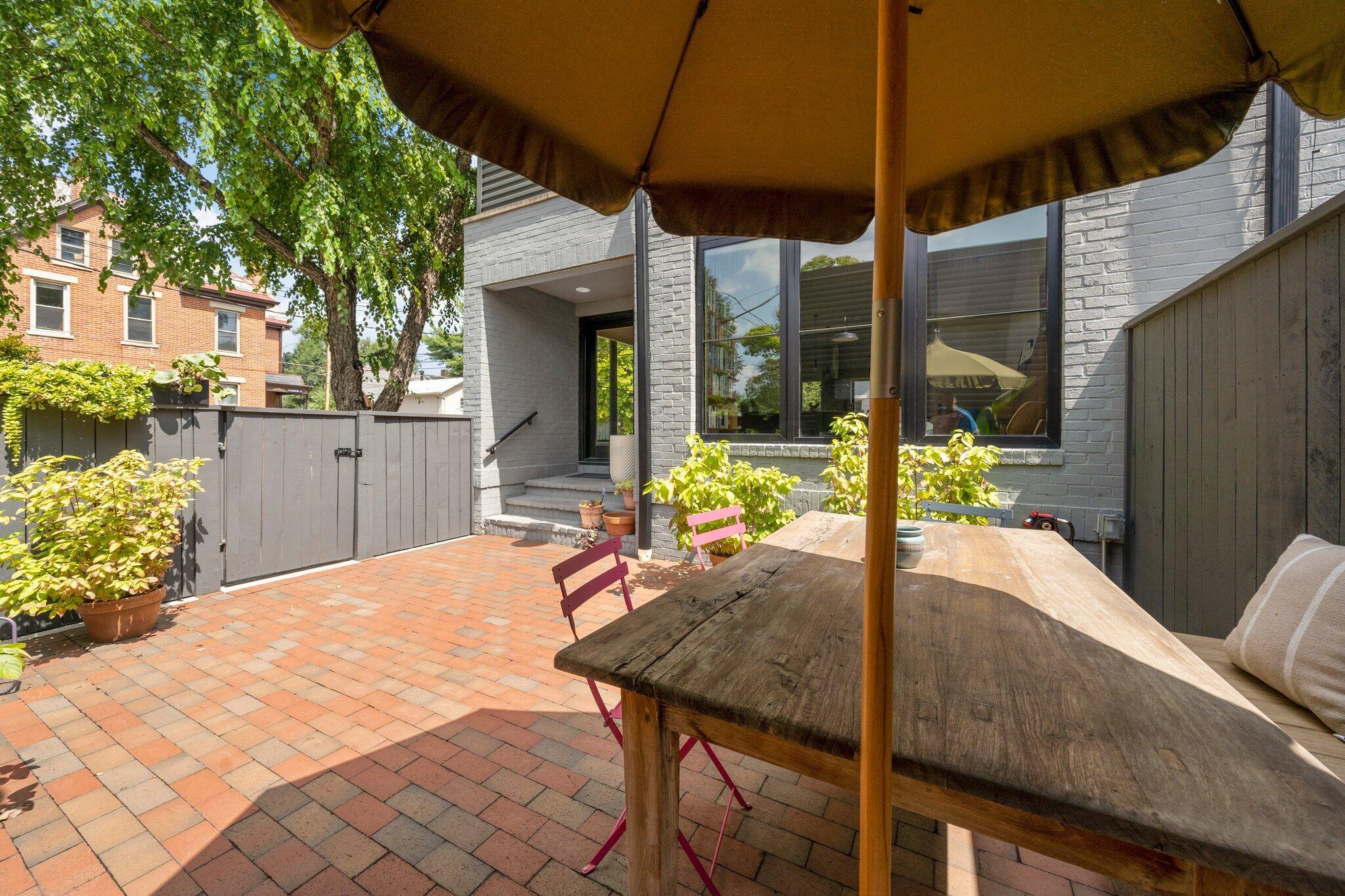 21 E Frankfort Street