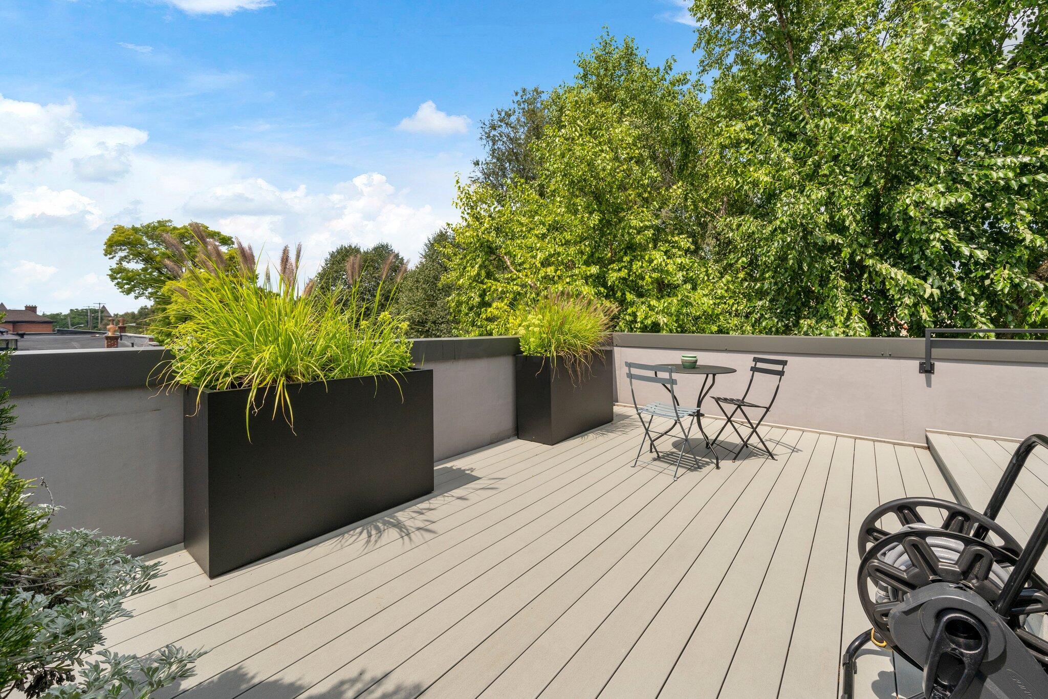 21 E Frankfort Street