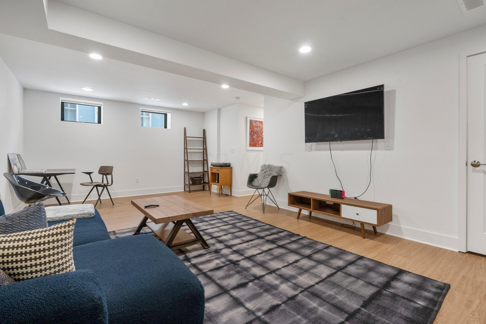 21 E Frankfort Street