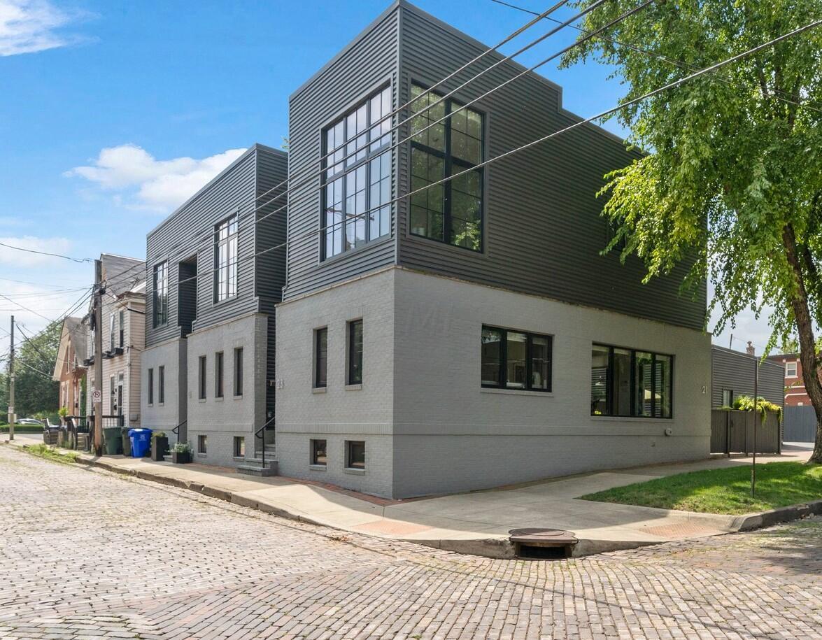 21 E Frankfort Street