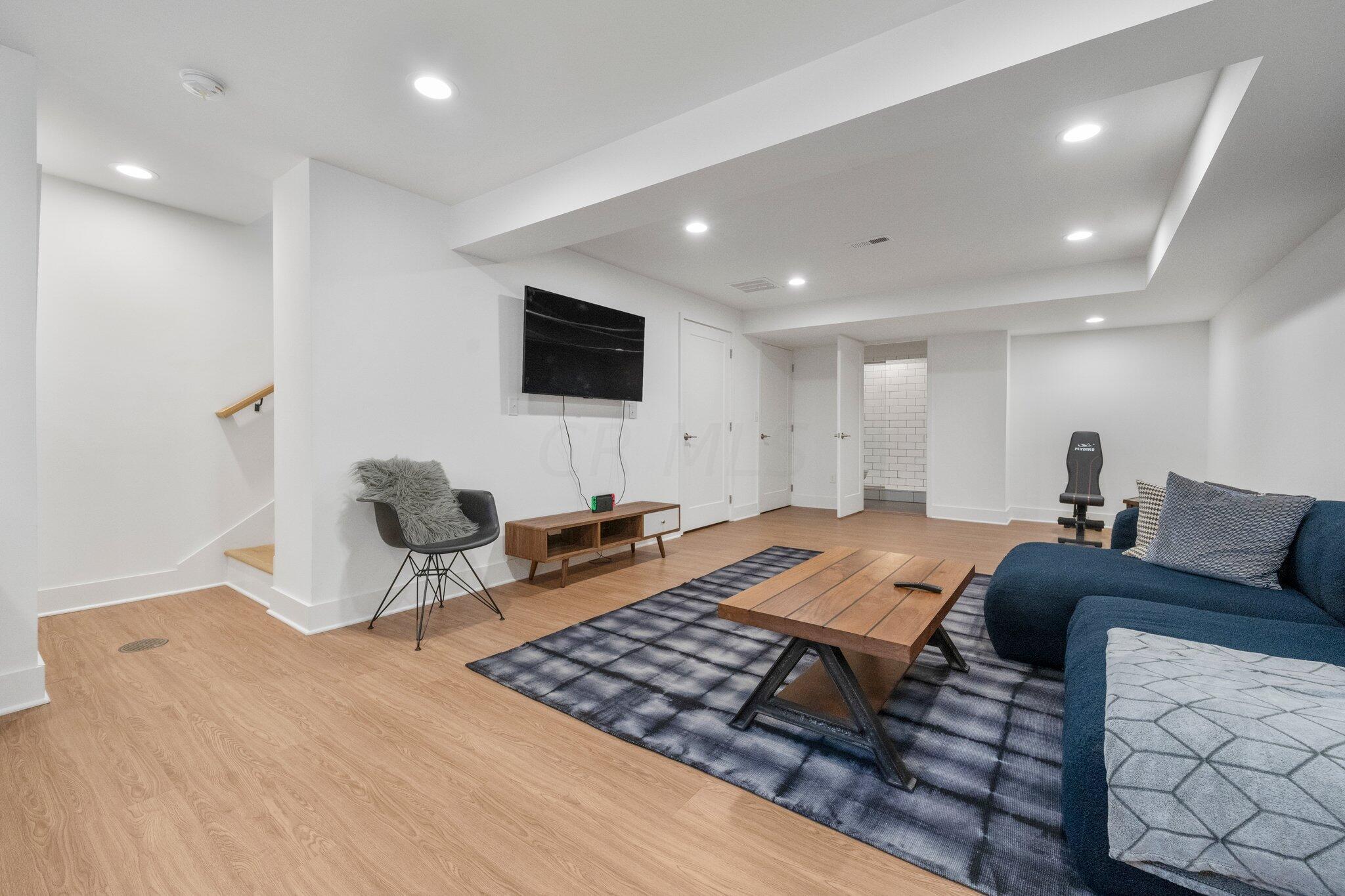 21 E Frankfort Street