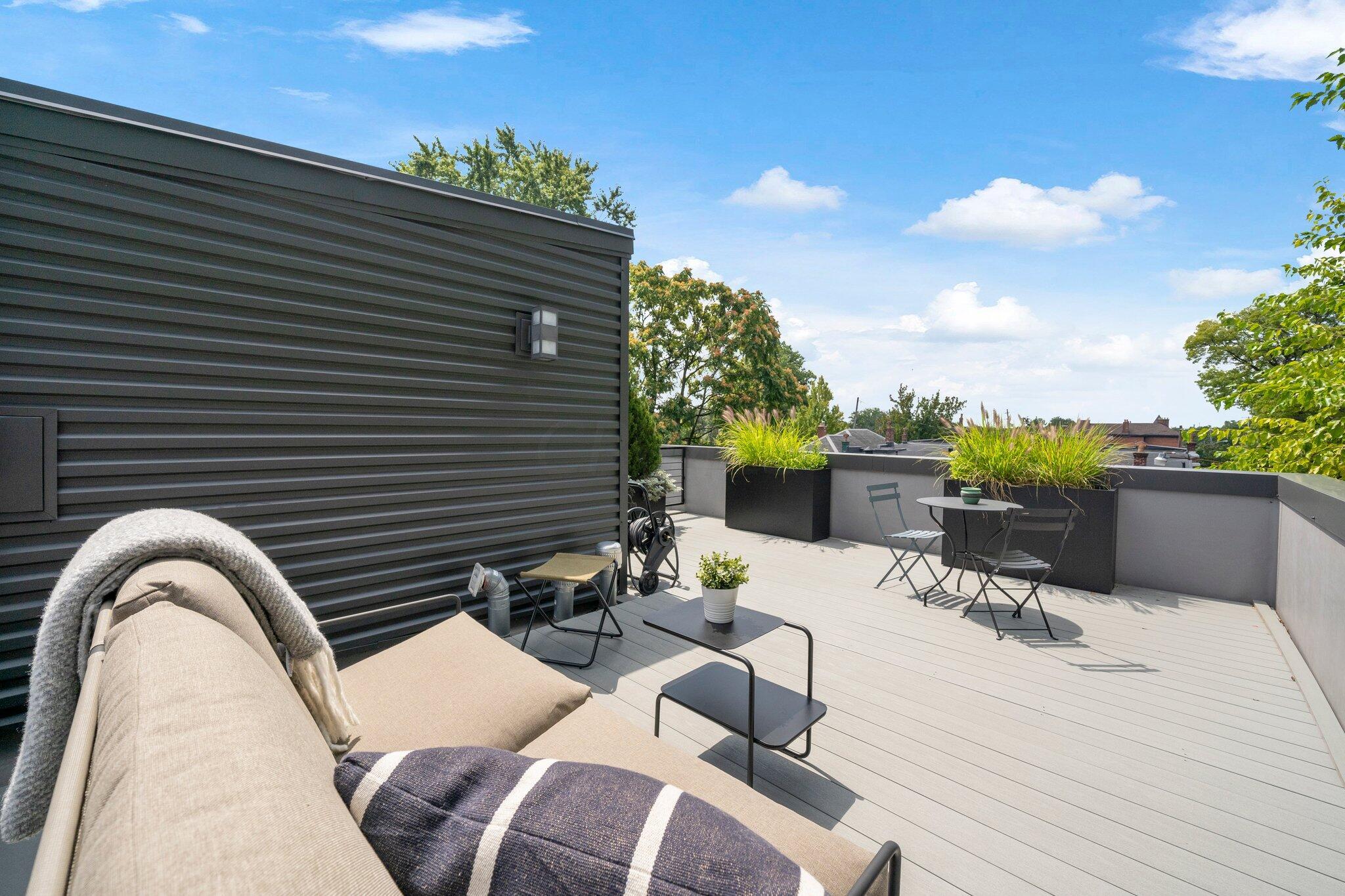 21 E Frankfort Street