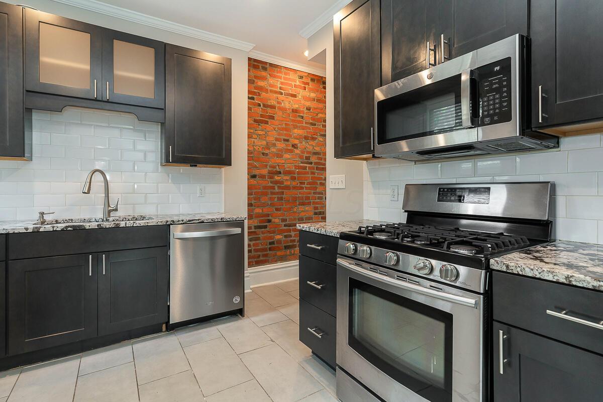 819-821 City Park Avenue