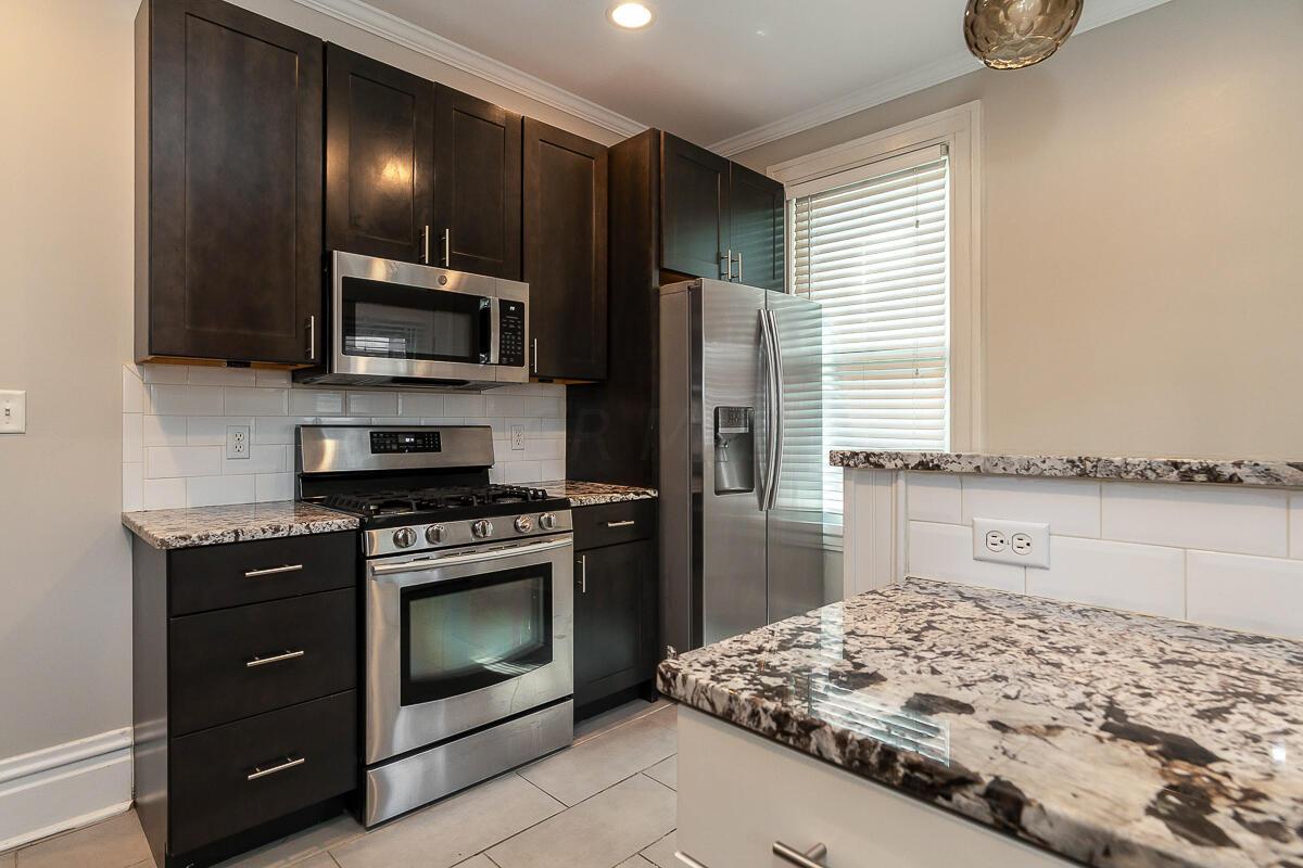 819-821 City Park Avenue