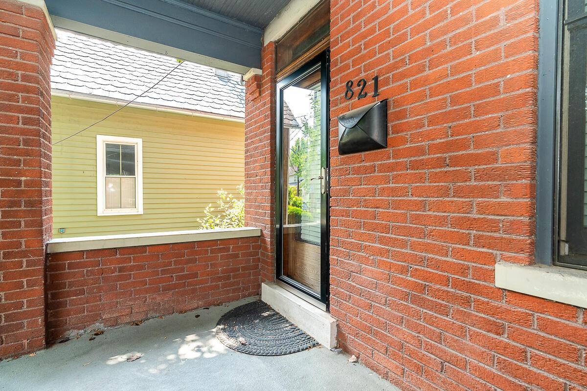 819-821 City Park Avenue