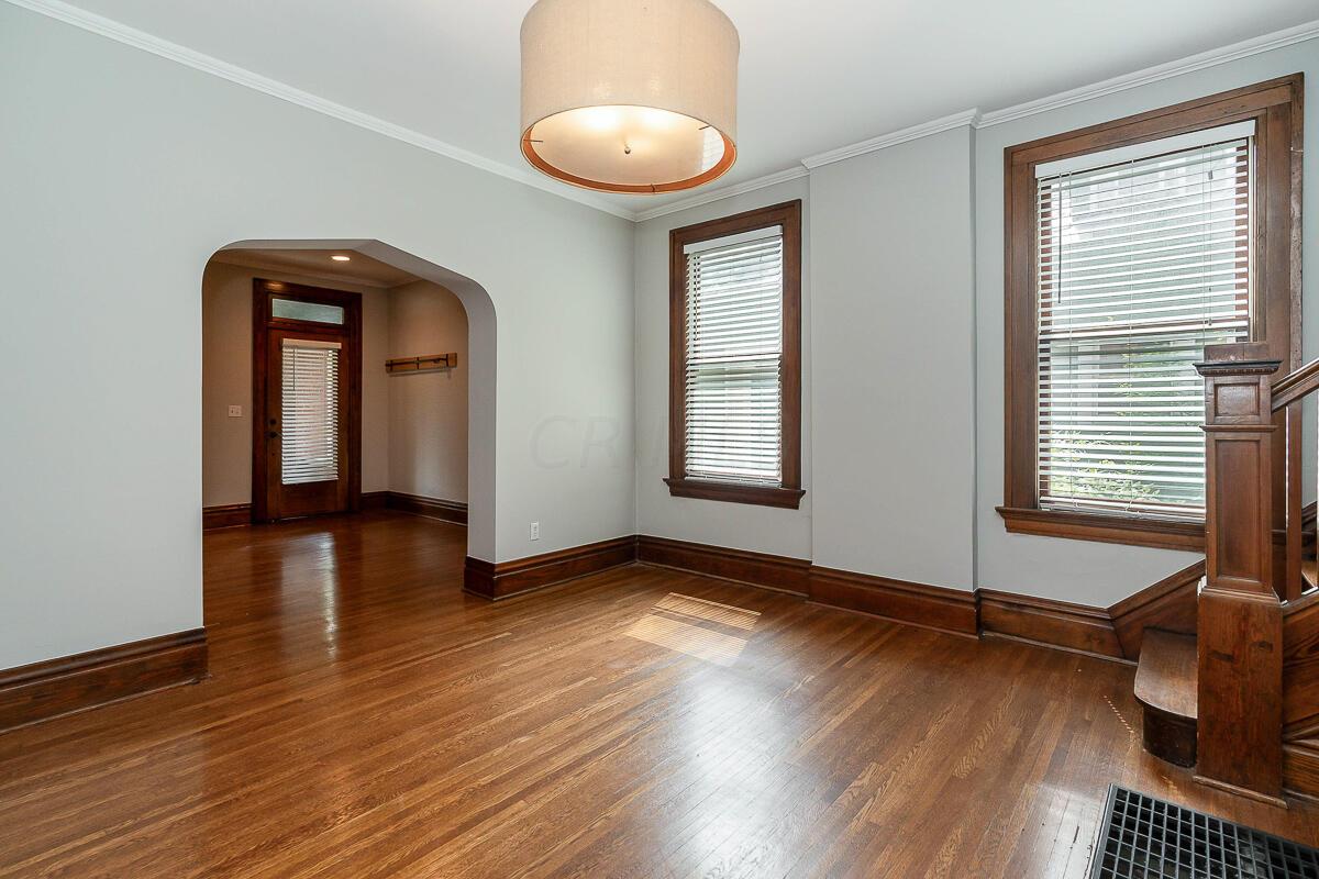 819-821 City Park Avenue