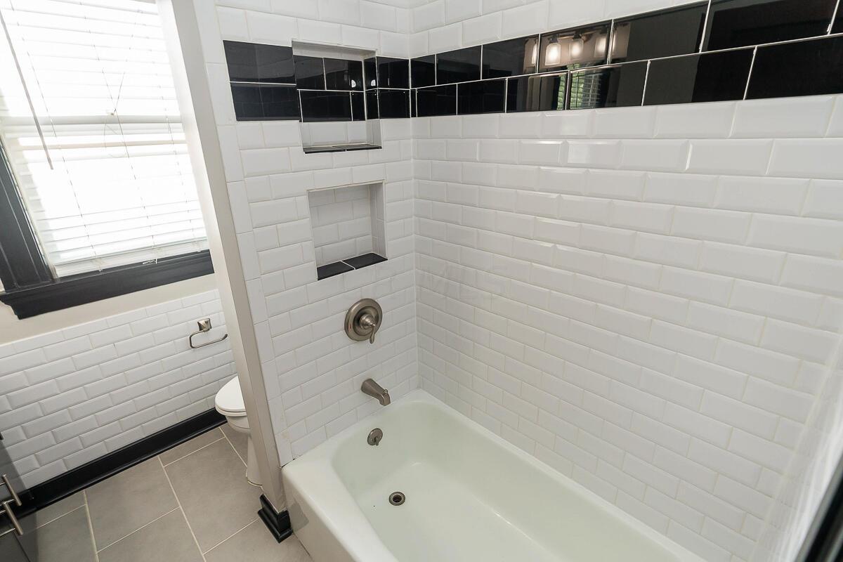 819-821 City Park Avenue