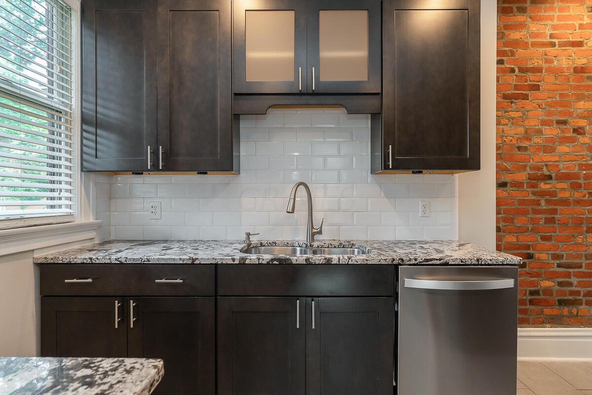 819-821 City Park Avenue