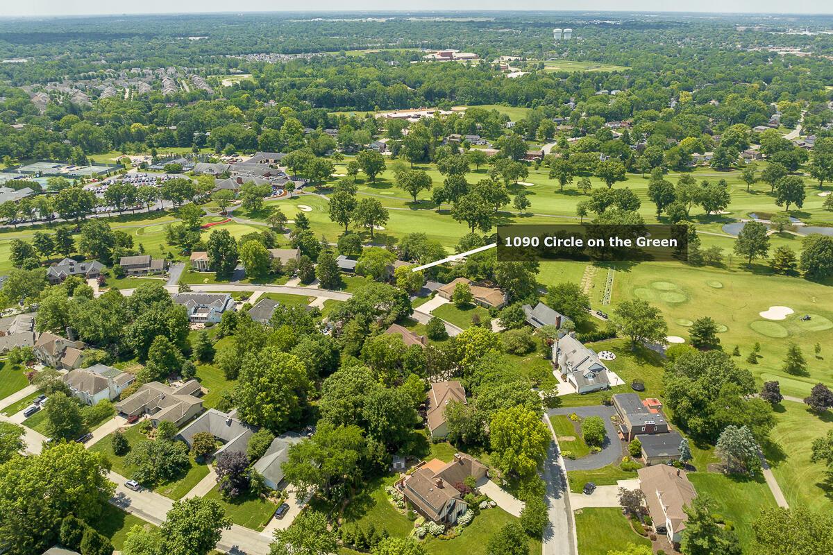 1090 Circle On The Green