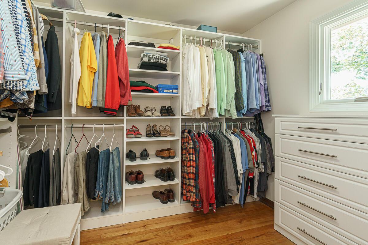 1090 Circle On The Green