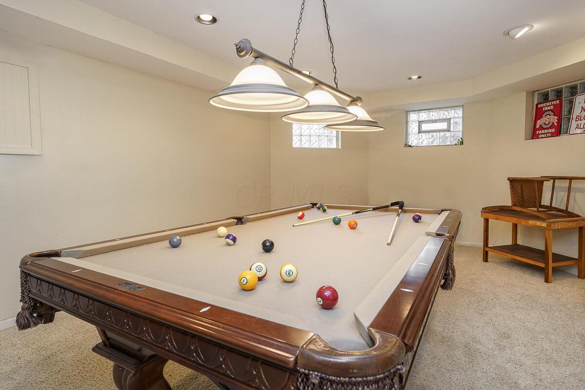 1090 Circle On The Green