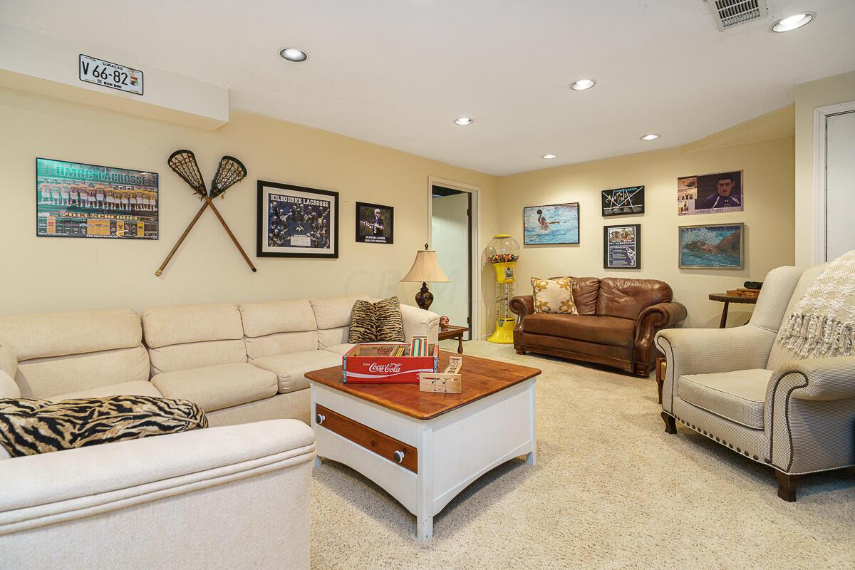 1090 Circle On The Green