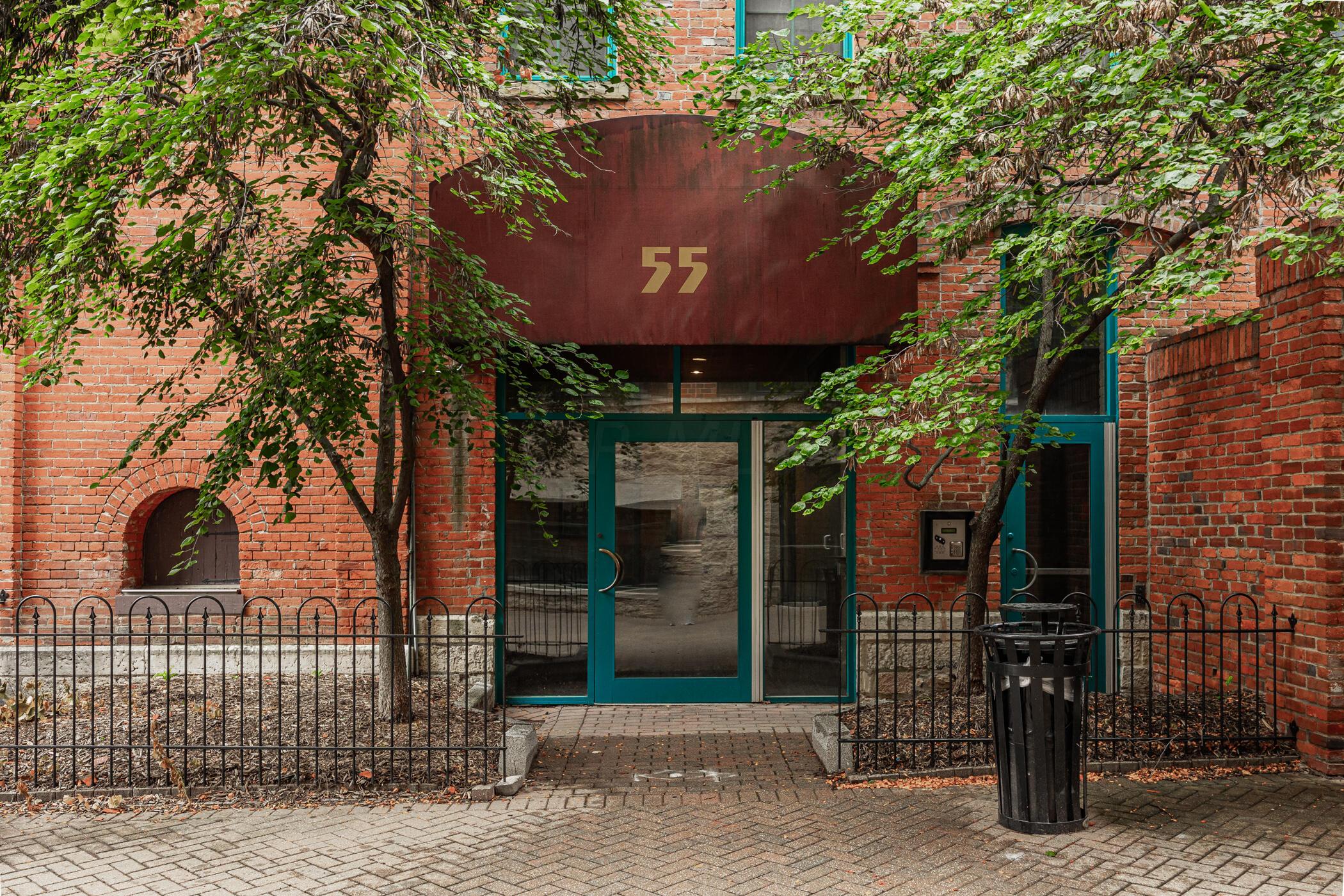 55 W Livingston Avenue, 307