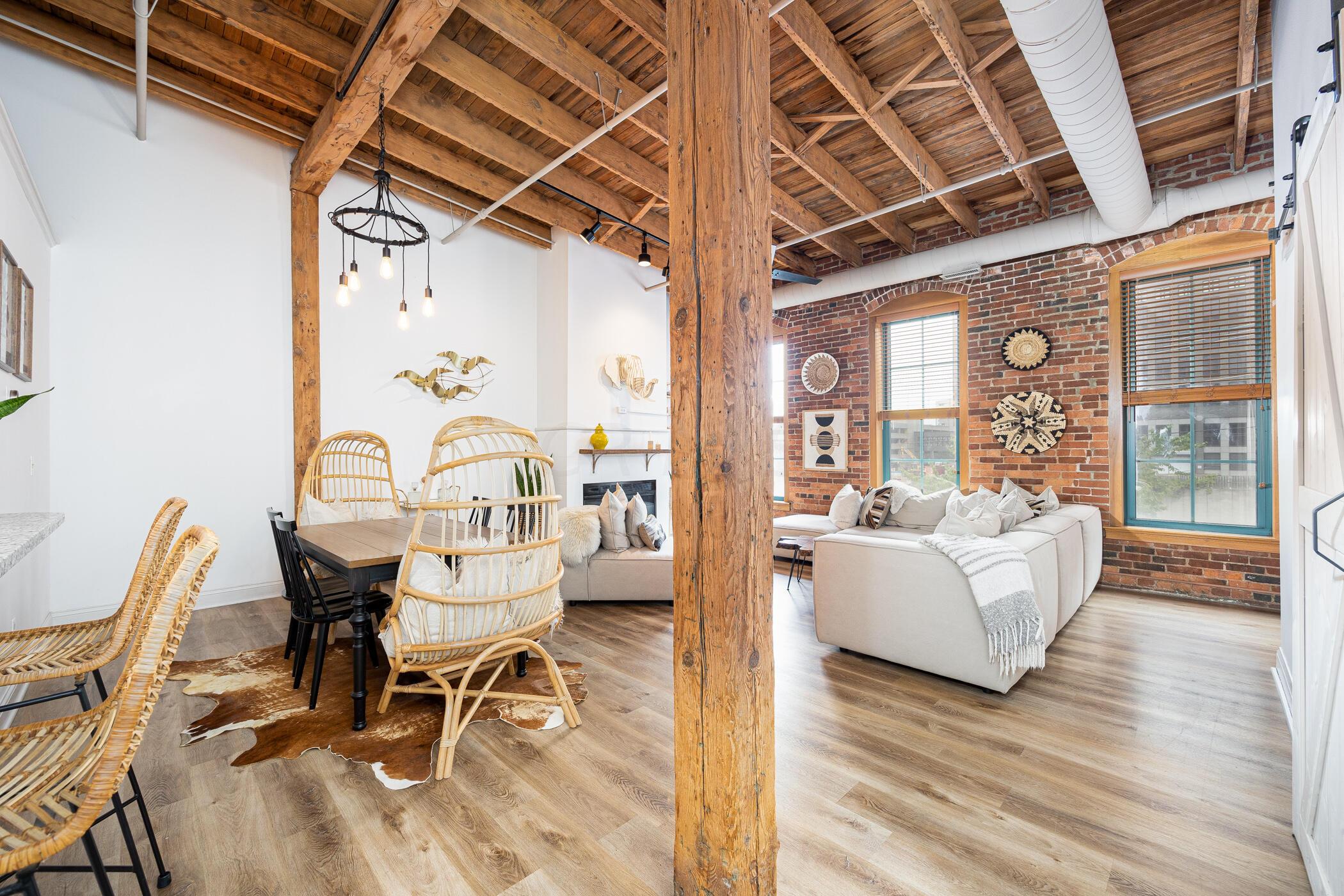 55 W Livingston Avenue, 307