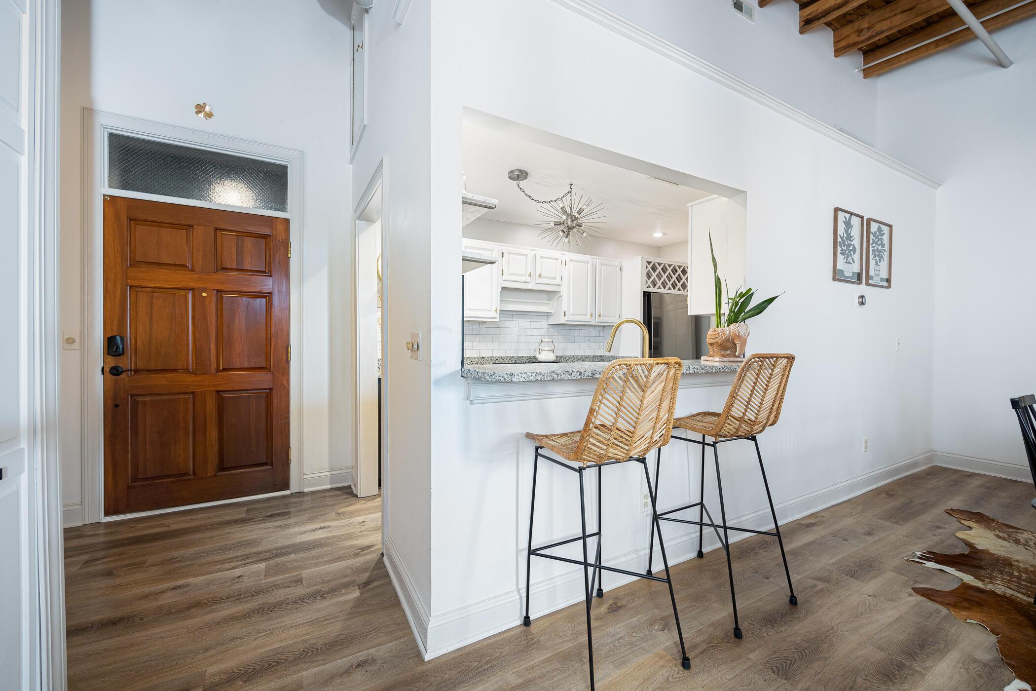 55 W Livingston Avenue, 307