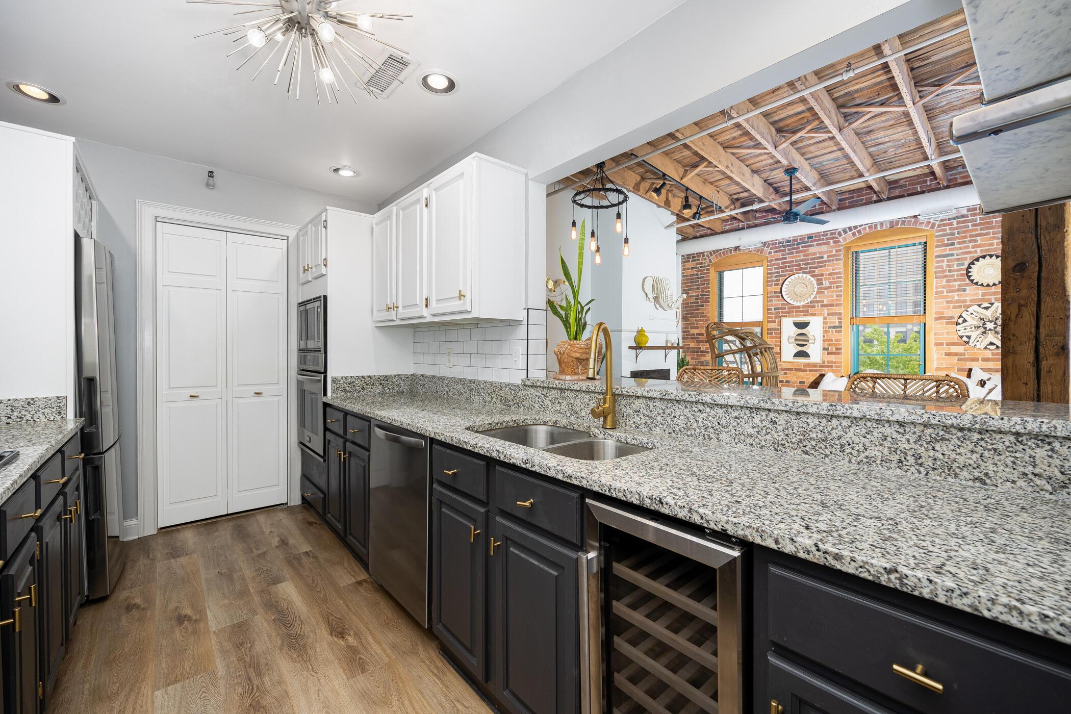 55 W Livingston Avenue, 307