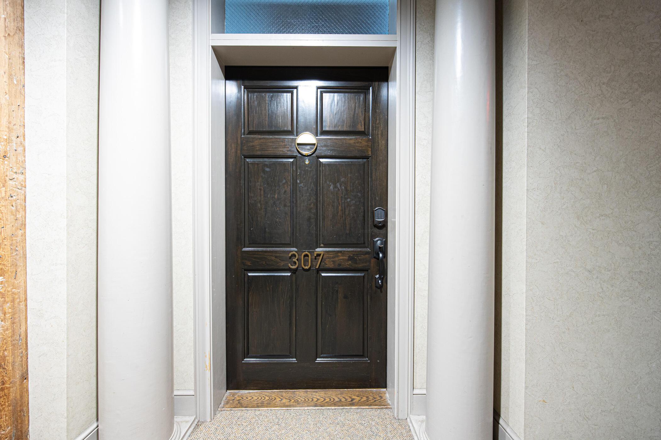 55 W Livingston Avenue, 307