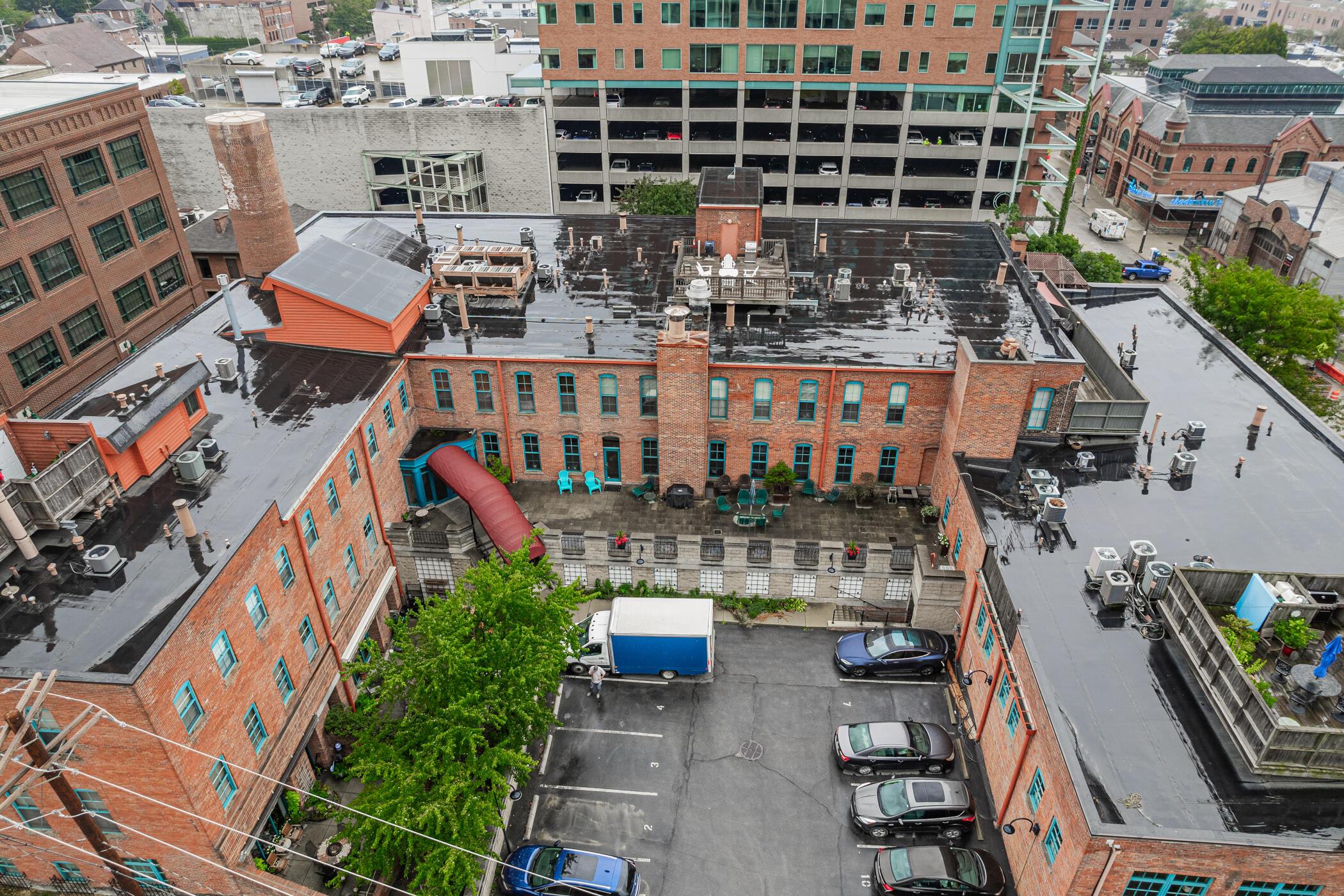 55 W Livingston Avenue, 307