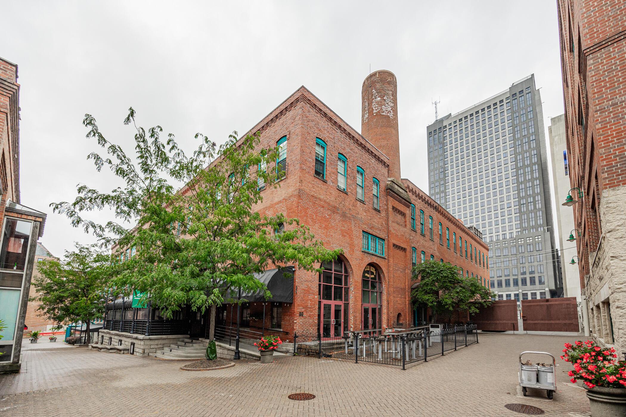 55 W Livingston Avenue, 307