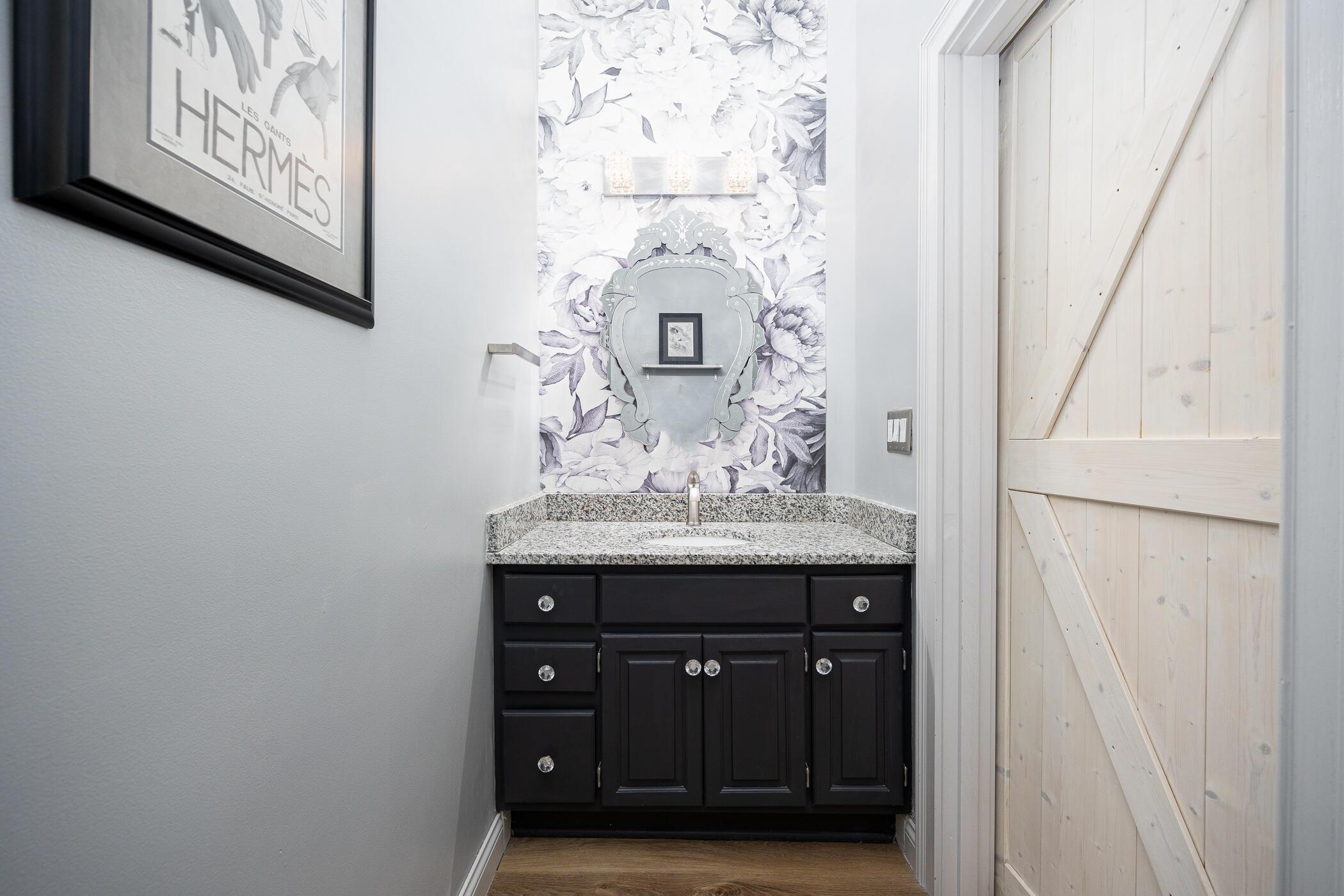 55 W Livingston Avenue, 307