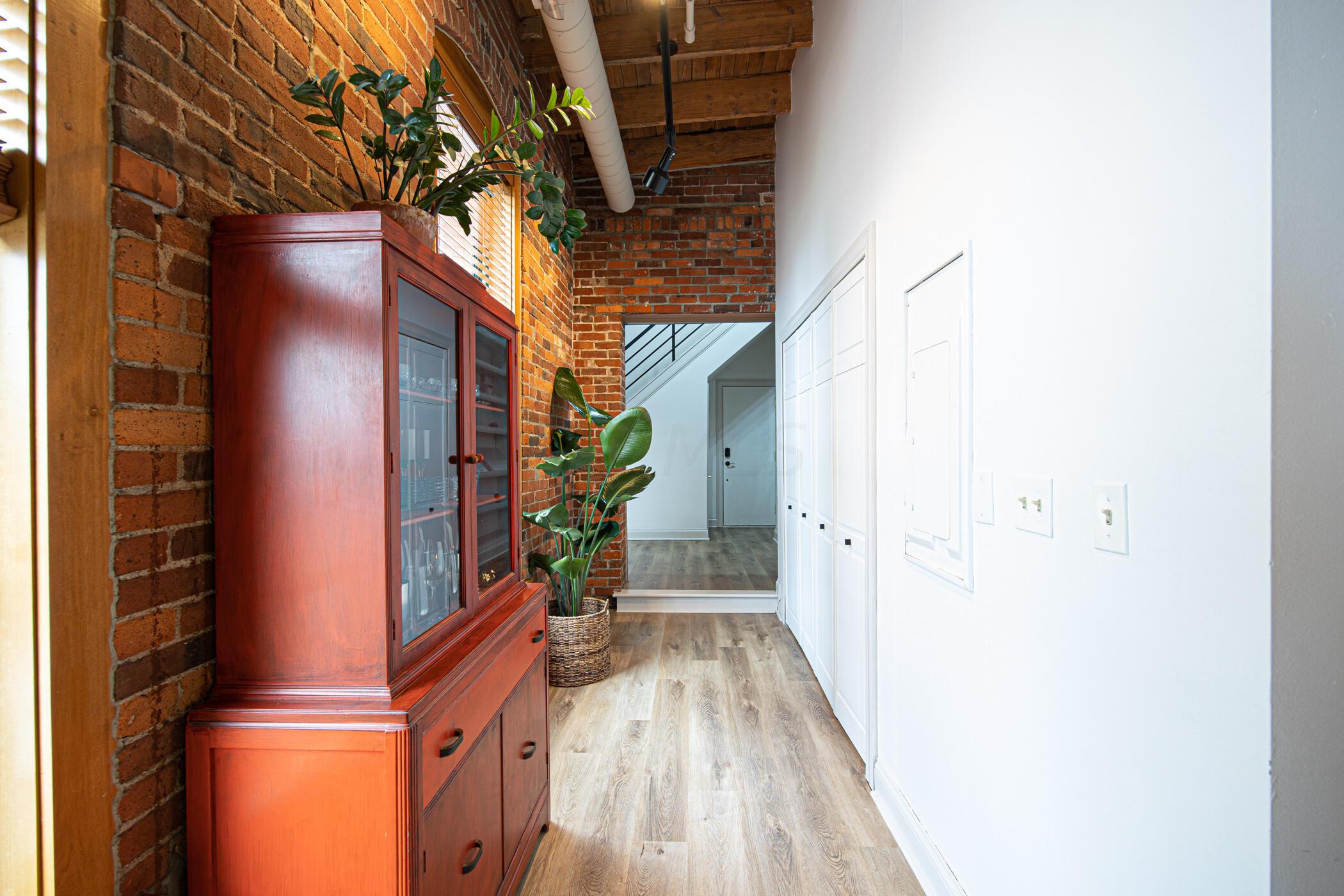 55 W Livingston Avenue, 307