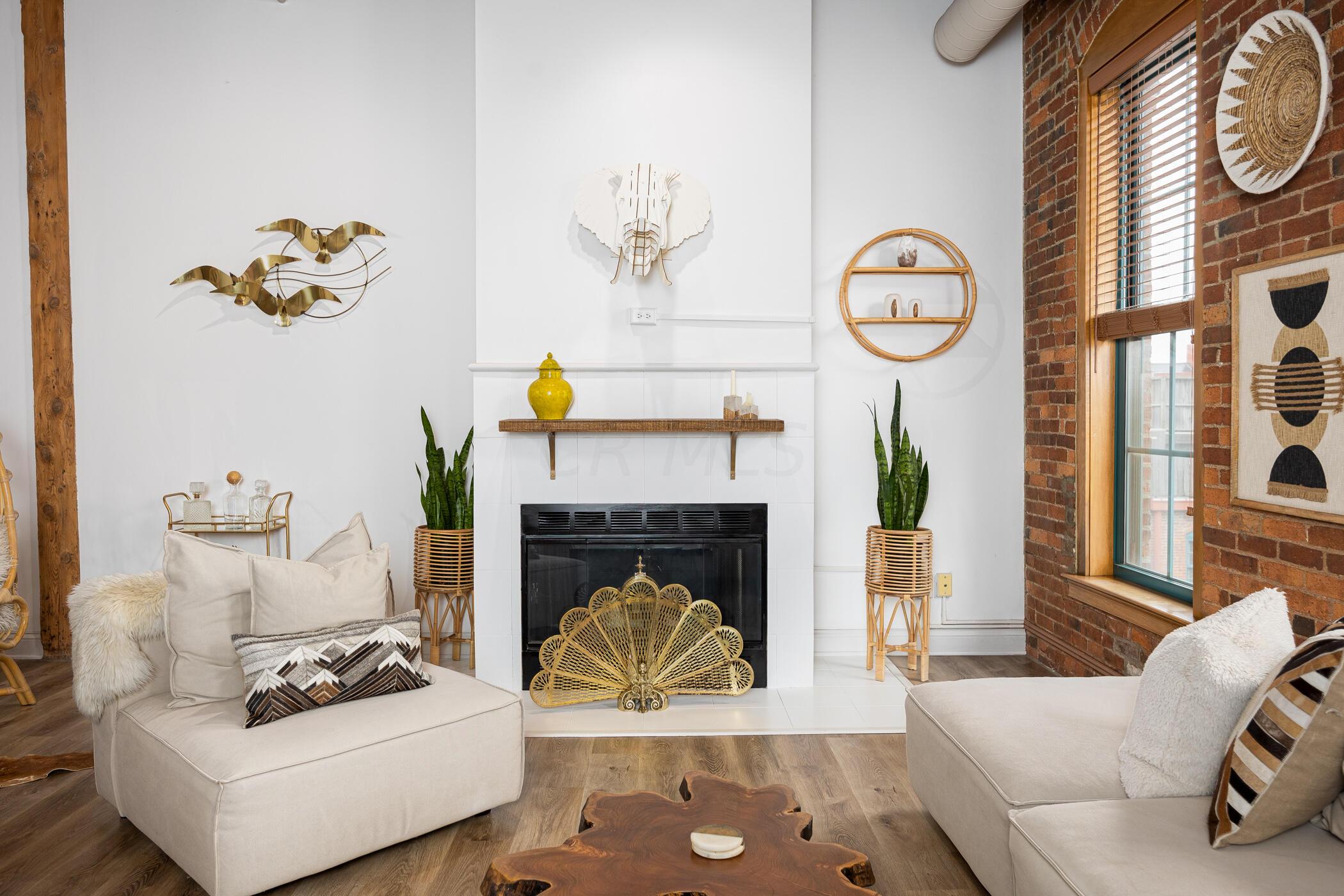 55 W Livingston Avenue, 307