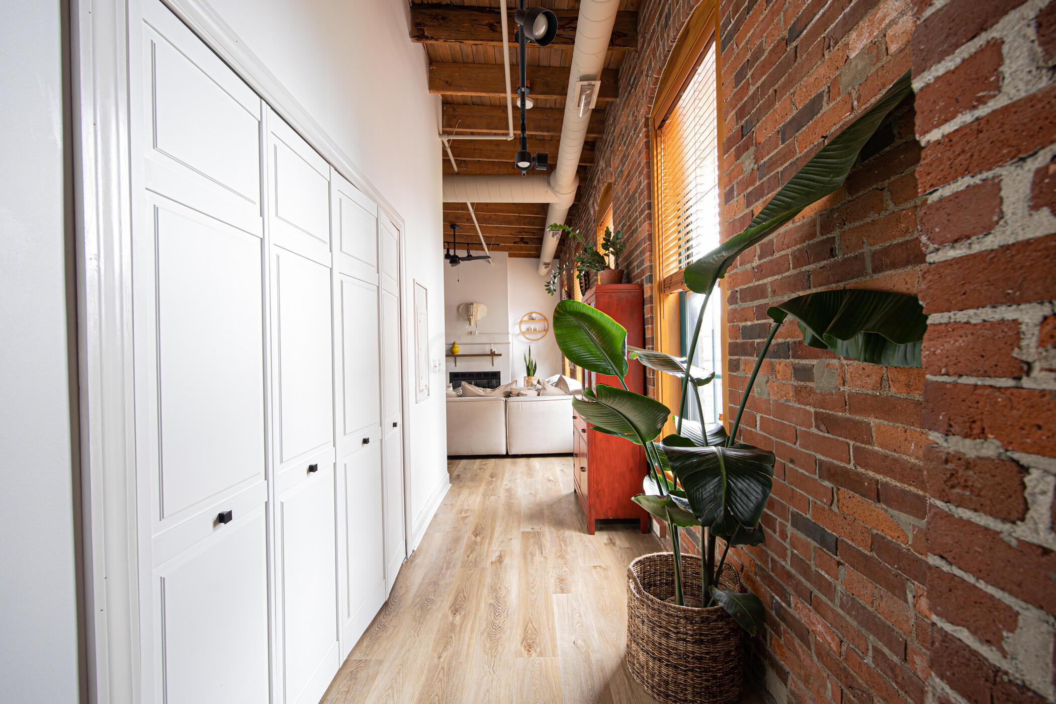 55 W Livingston Avenue, 307