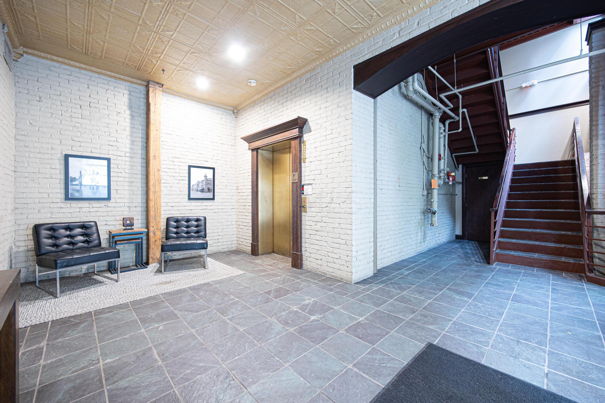 55 W Livingston Avenue, 307