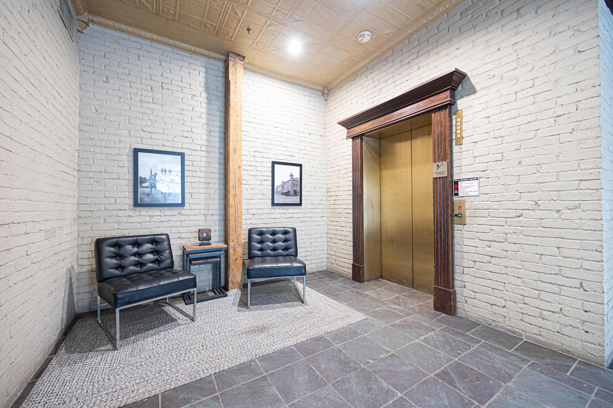 55 W Livingston Avenue, 307