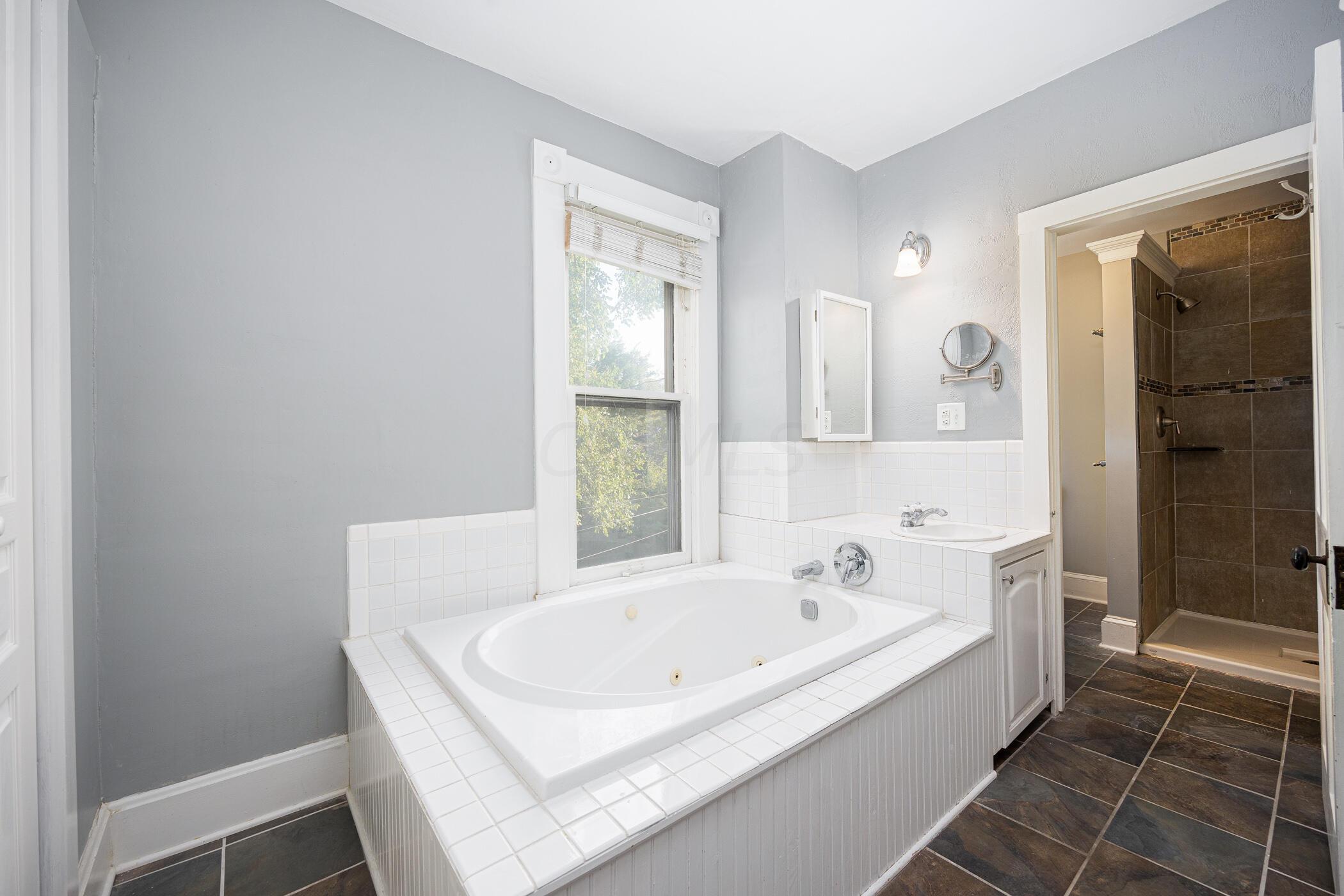 340 E Kossuth Street