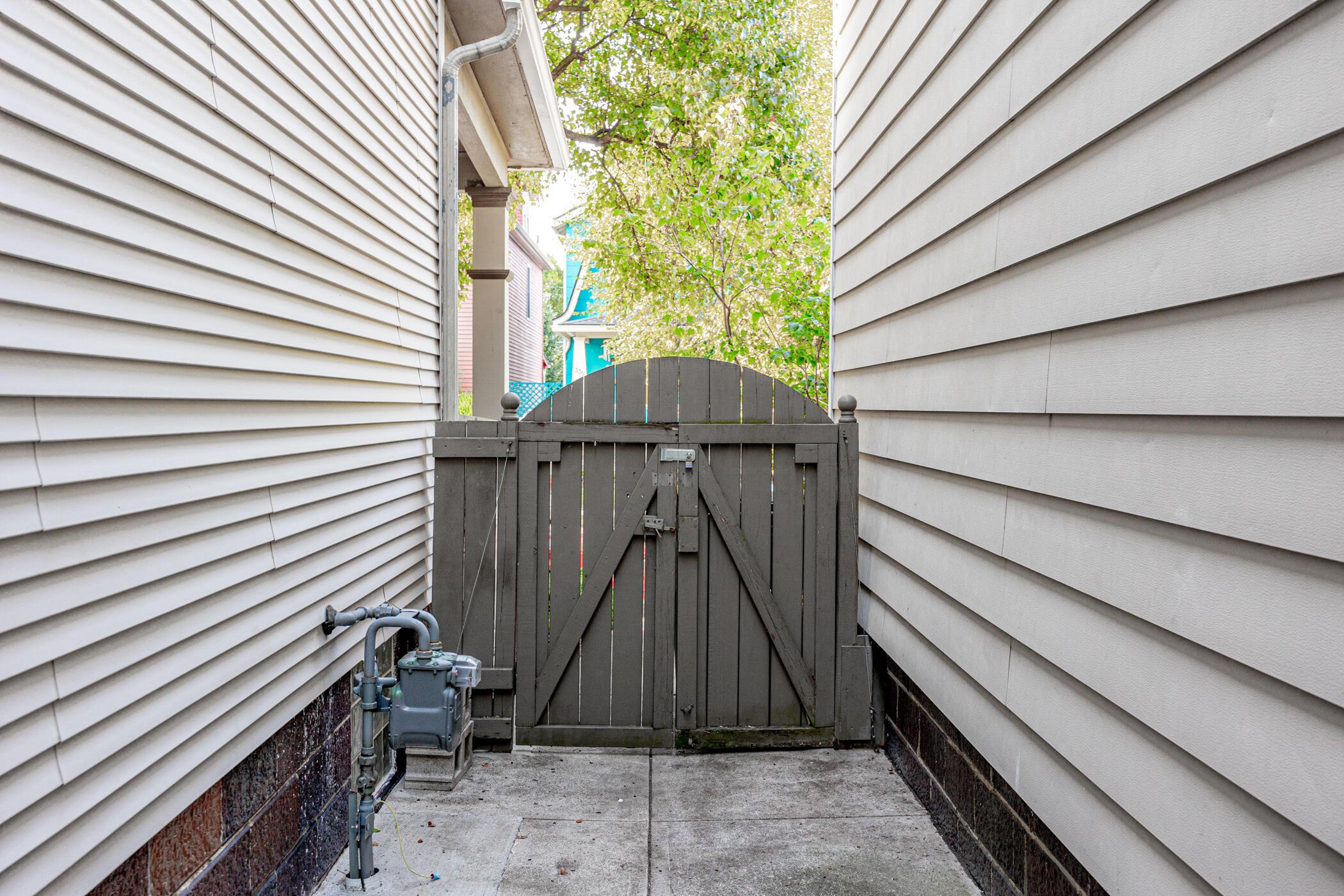 340 E Kossuth Street