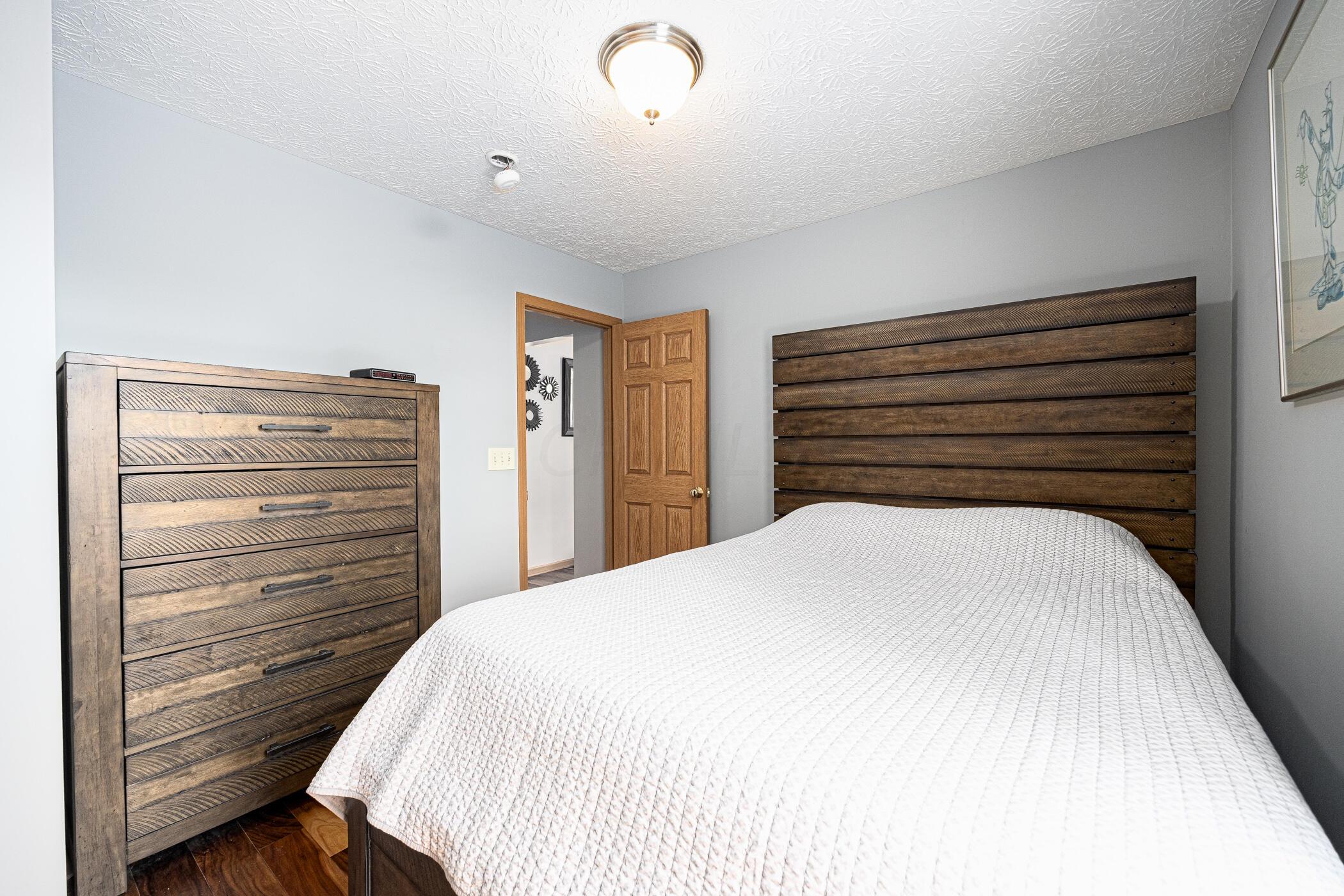 5832 Wooden Plank Road