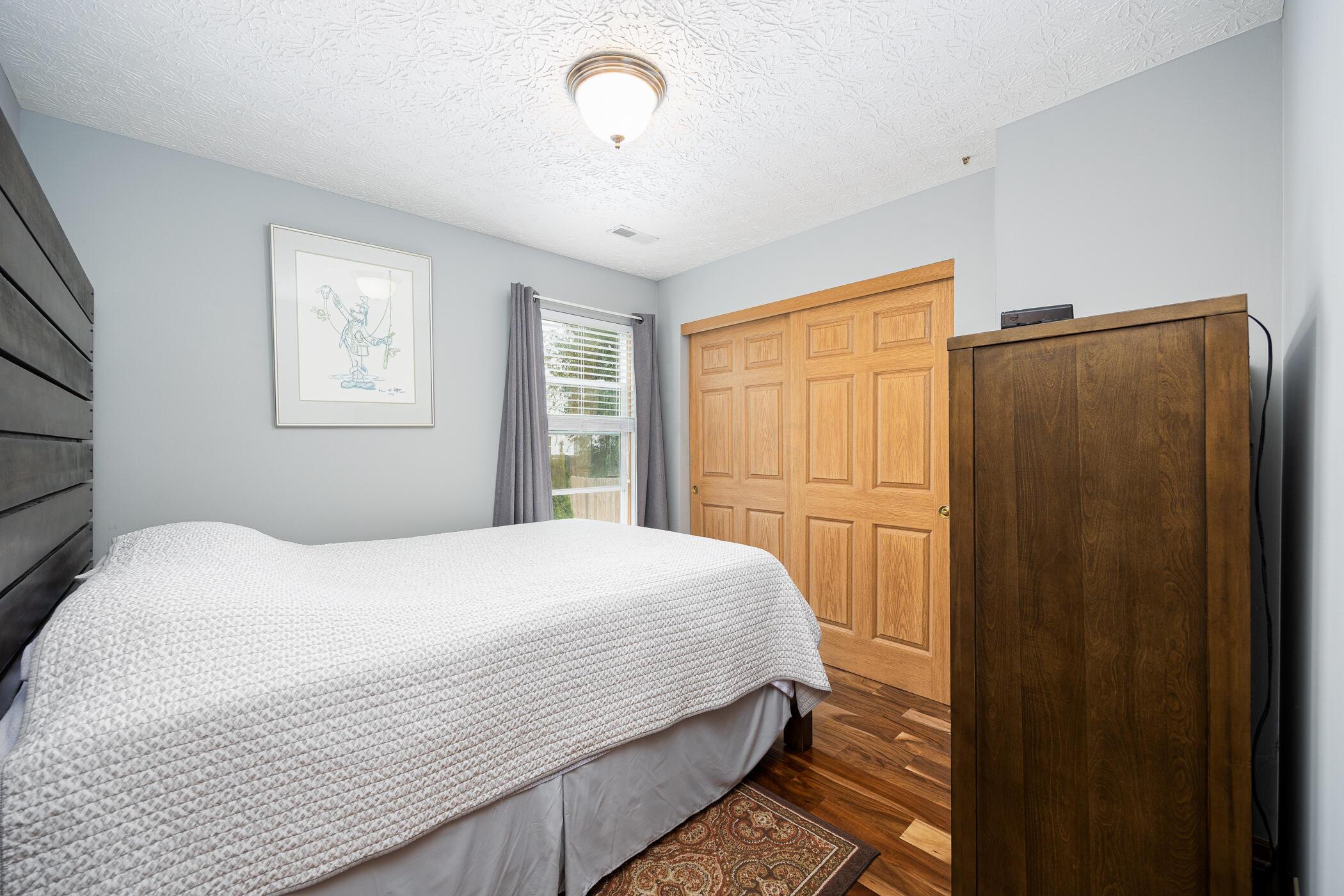 5832 Wooden Plank Road