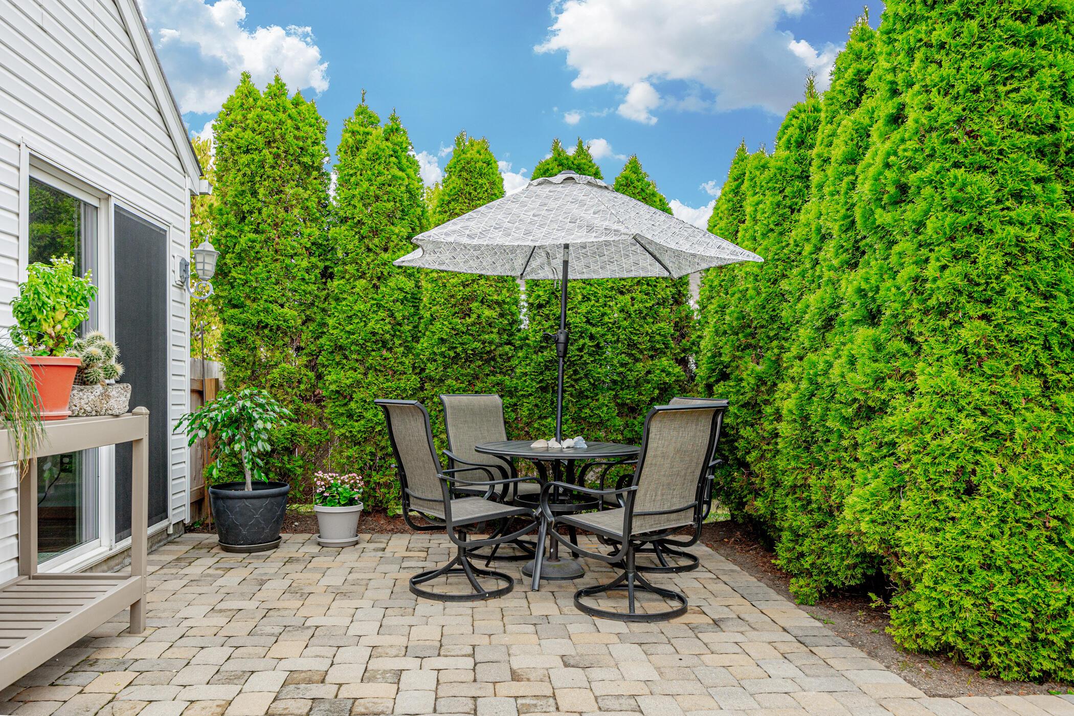 5832 Wooden Plank Road