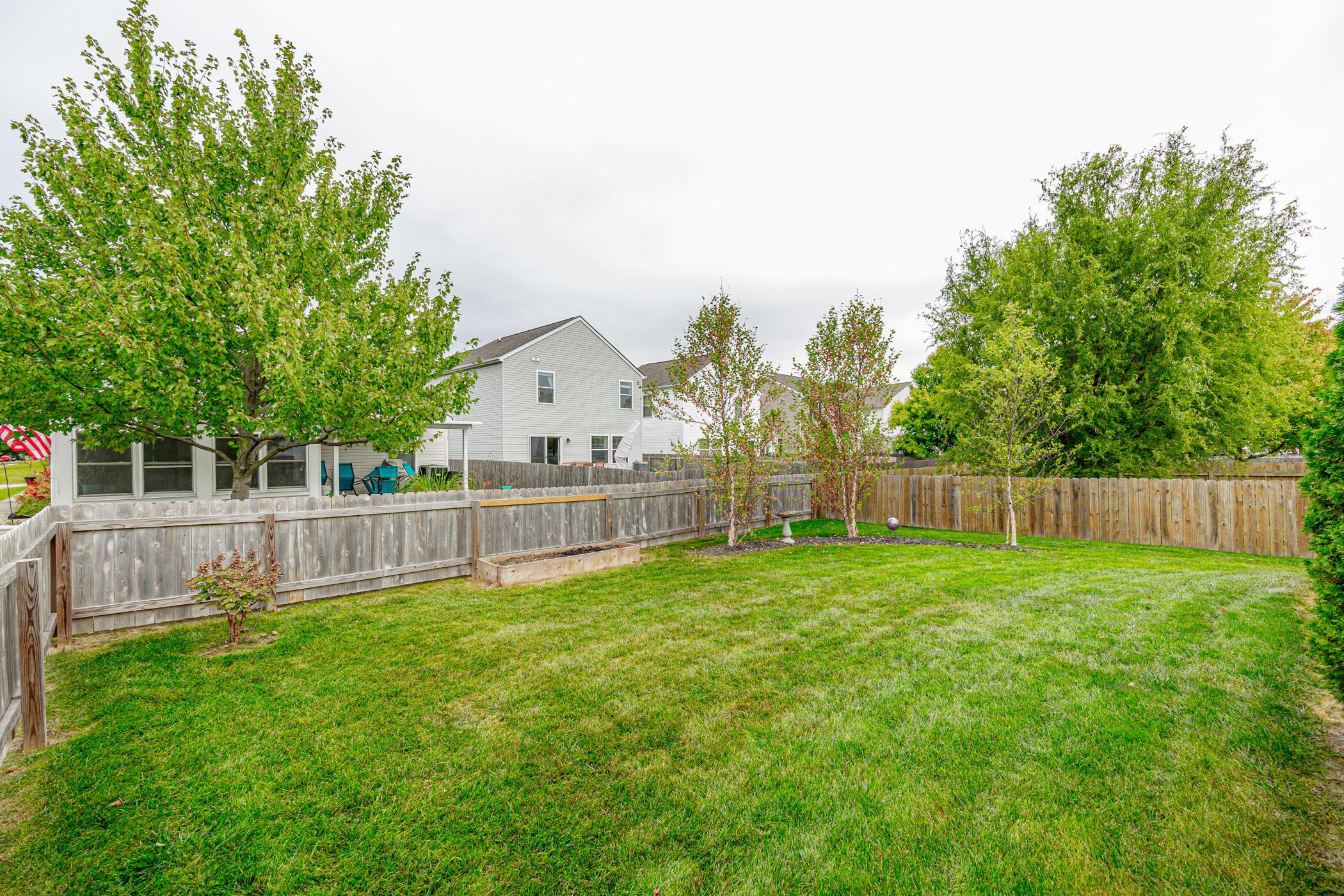 5832 Wooden Plank Road