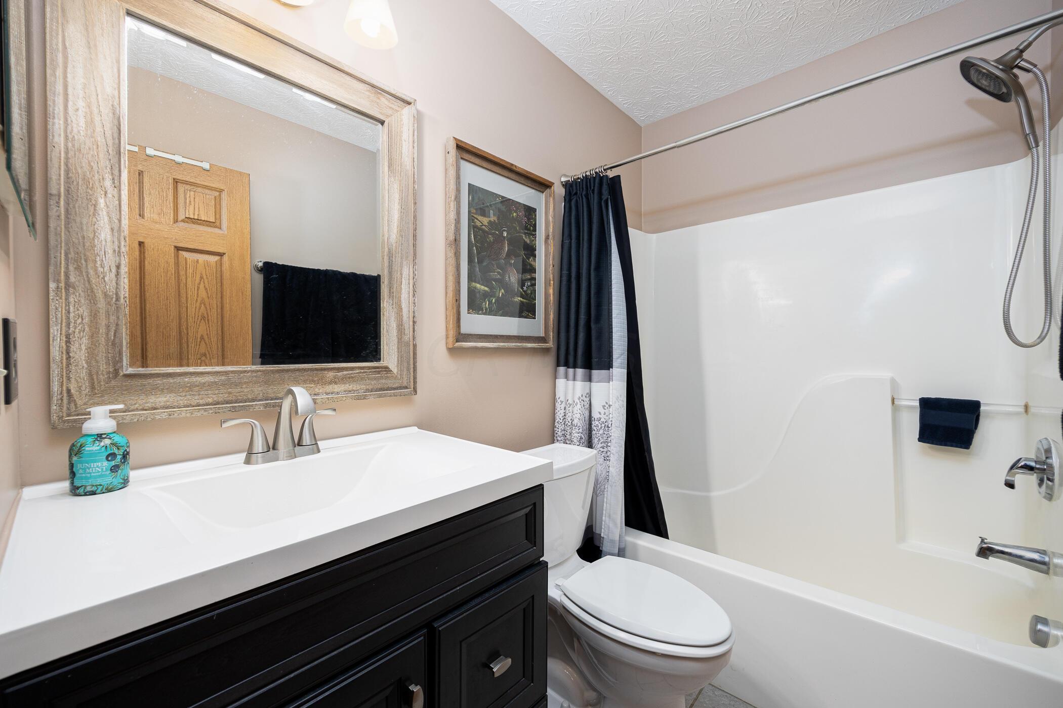 5832 Wooden Plank Road