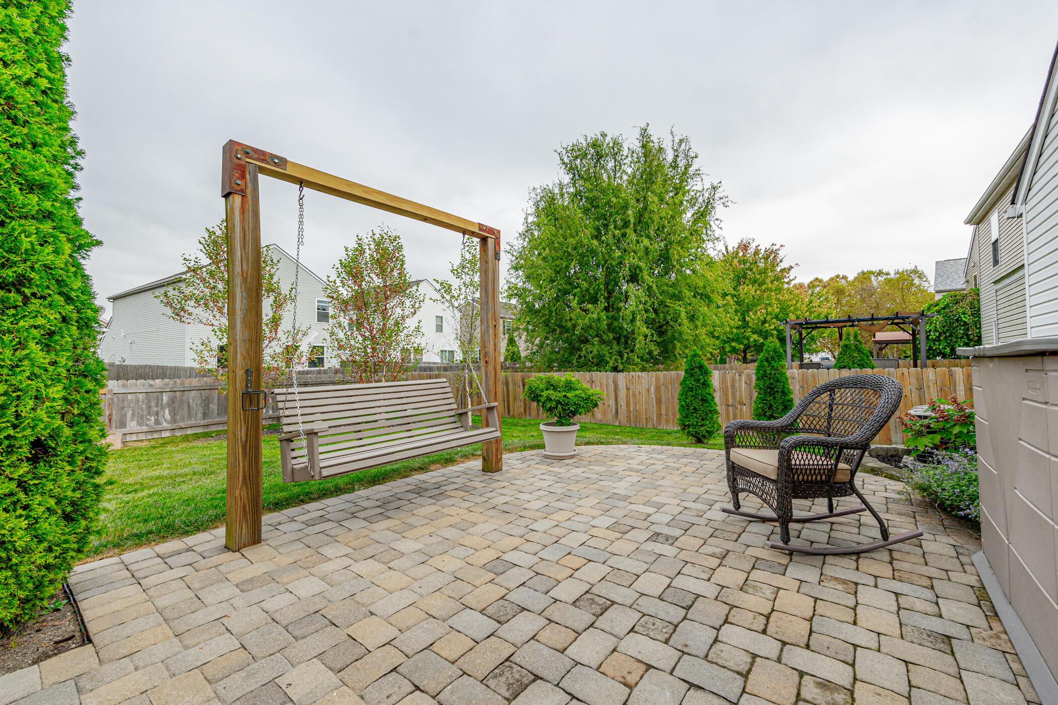 5832 Wooden Plank Road