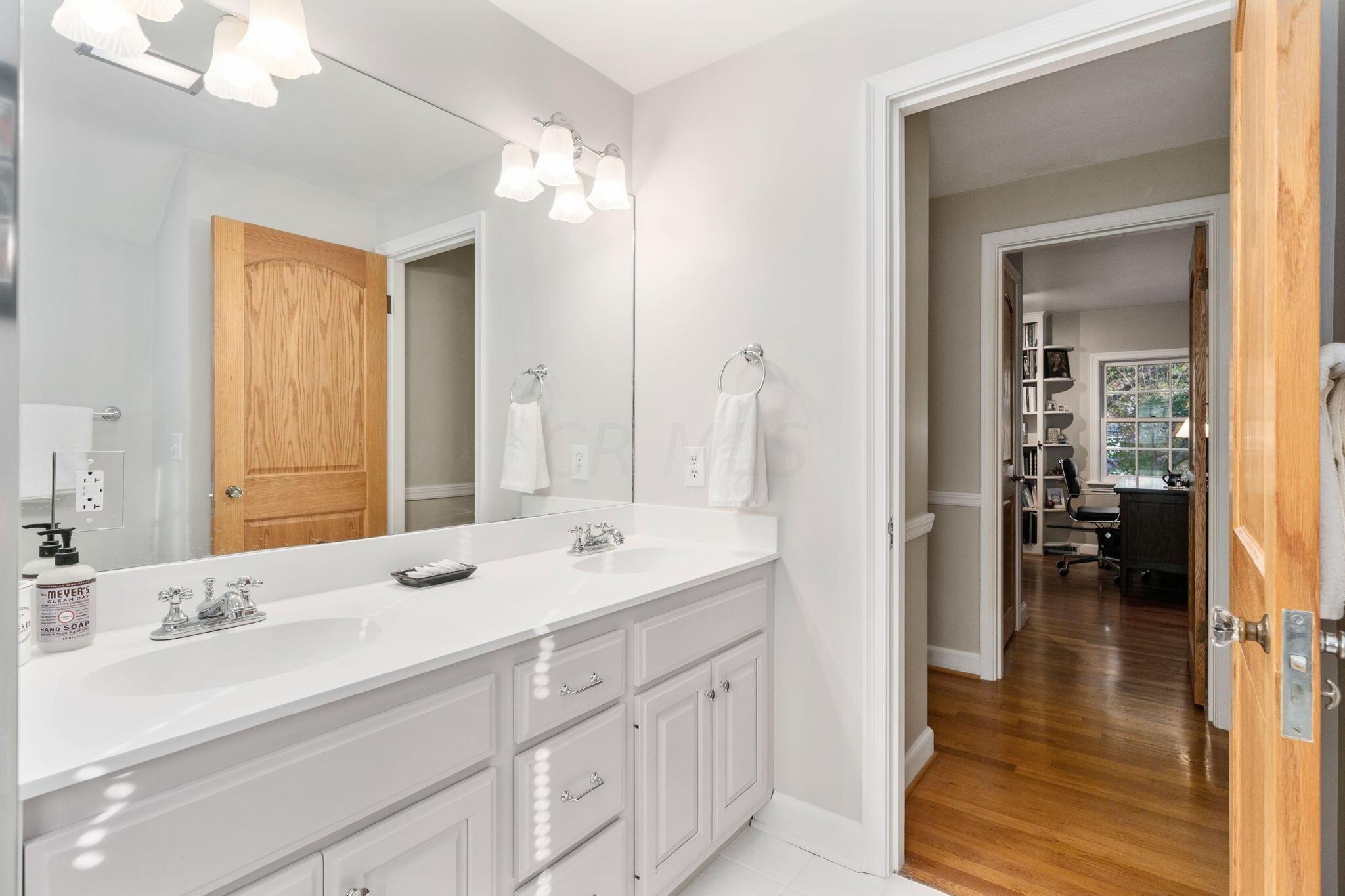 6163 Olentangy Boulevard