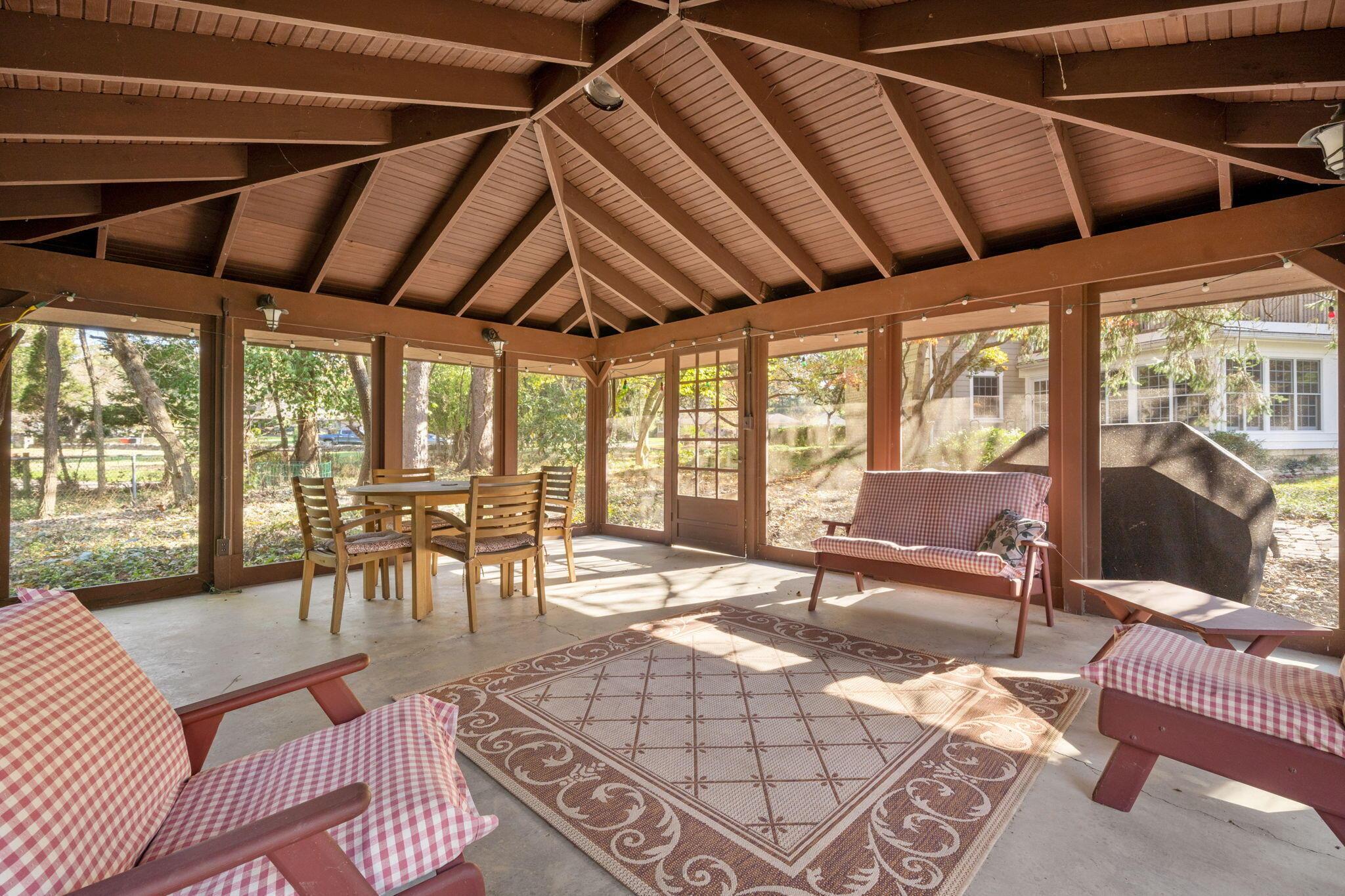 6163 Olentangy Boulevard