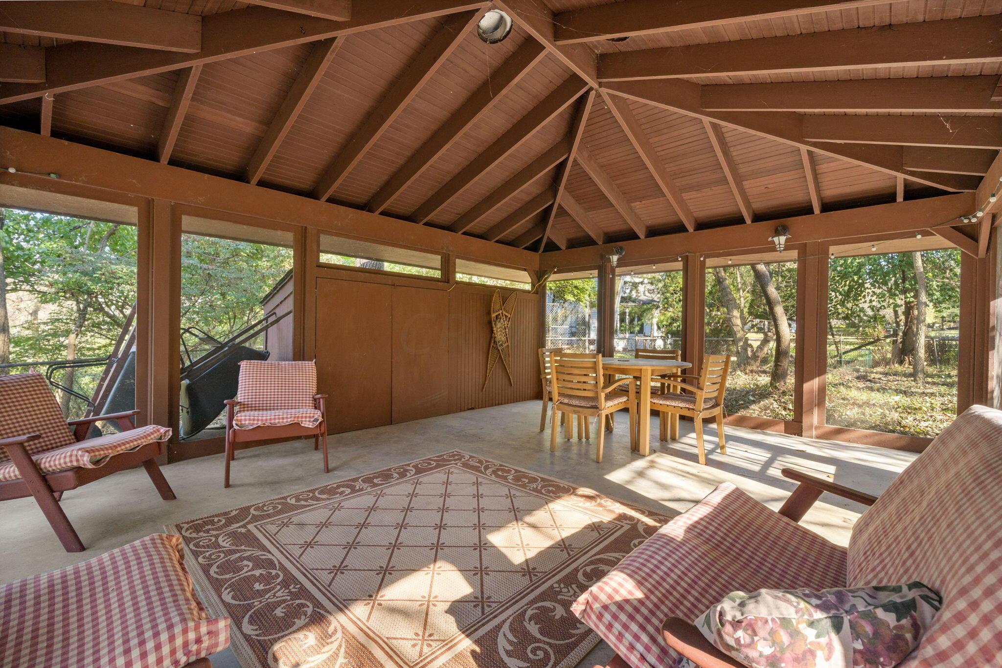 6163 Olentangy Boulevard