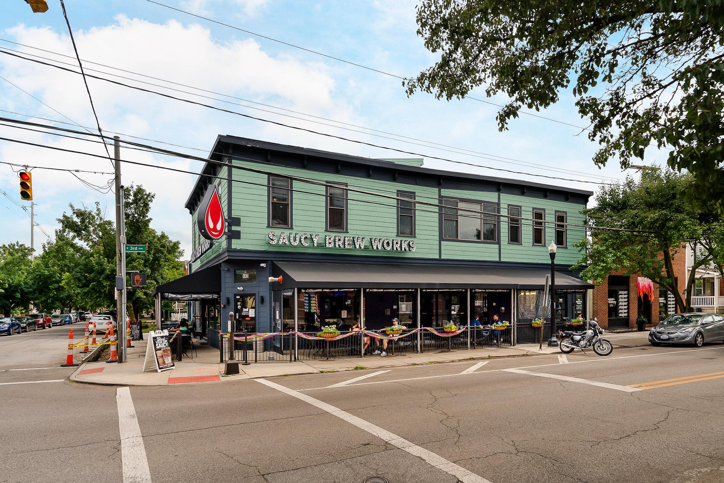 925 Ingleside Avenue, 207