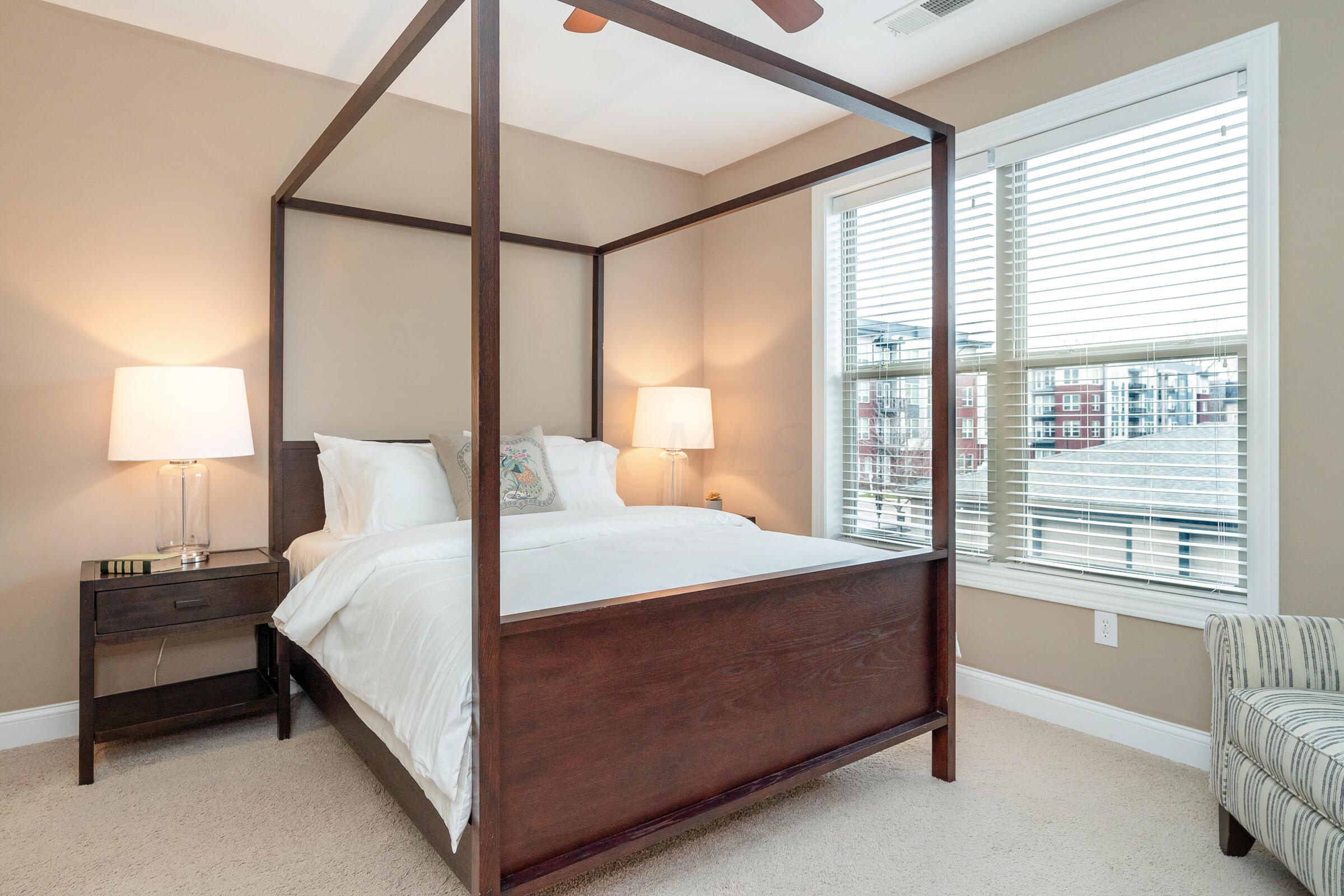 925 Ingleside Avenue, 207