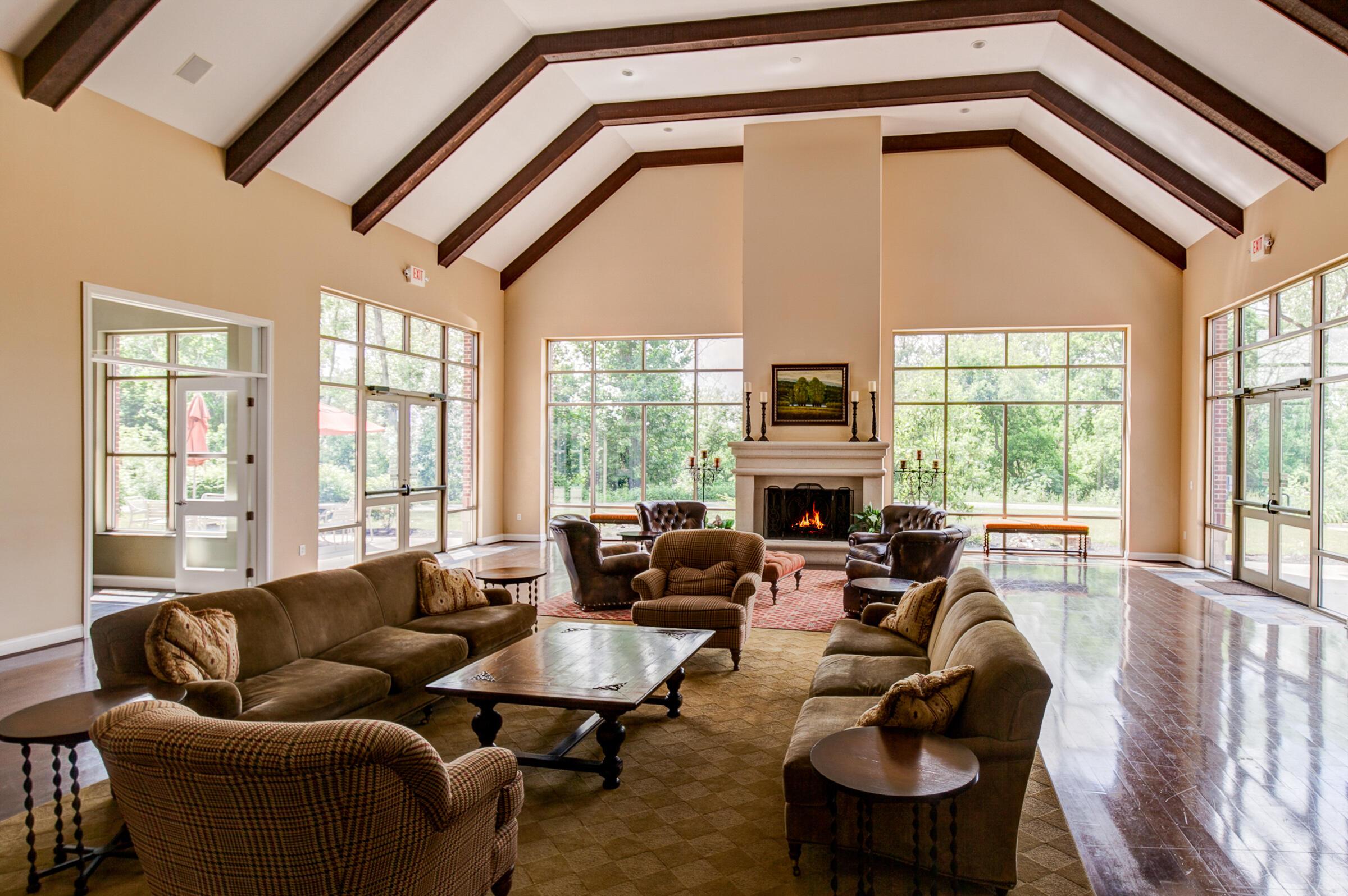 925 Ingleside Avenue, 207