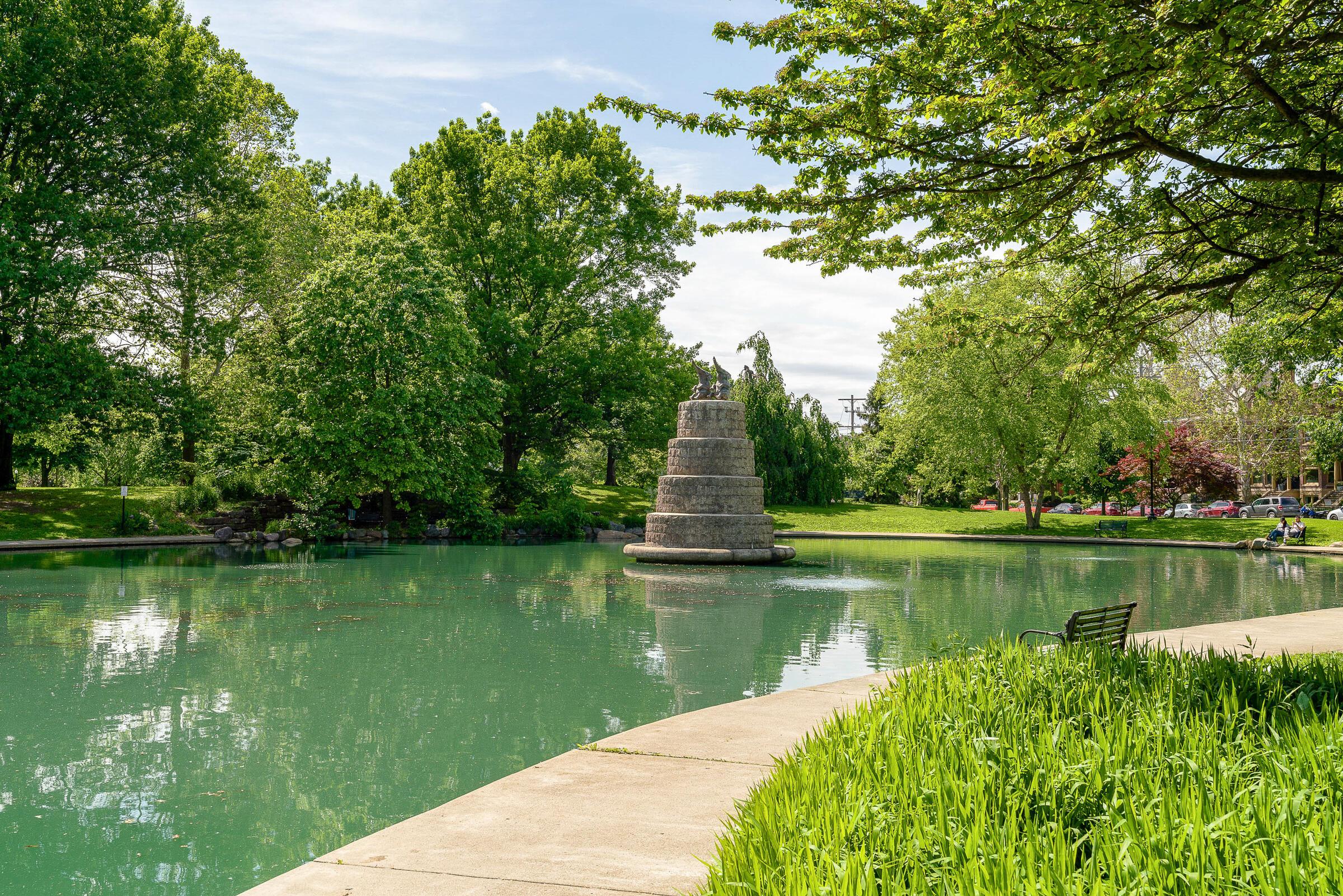 925 Ingleside Avenue, 207